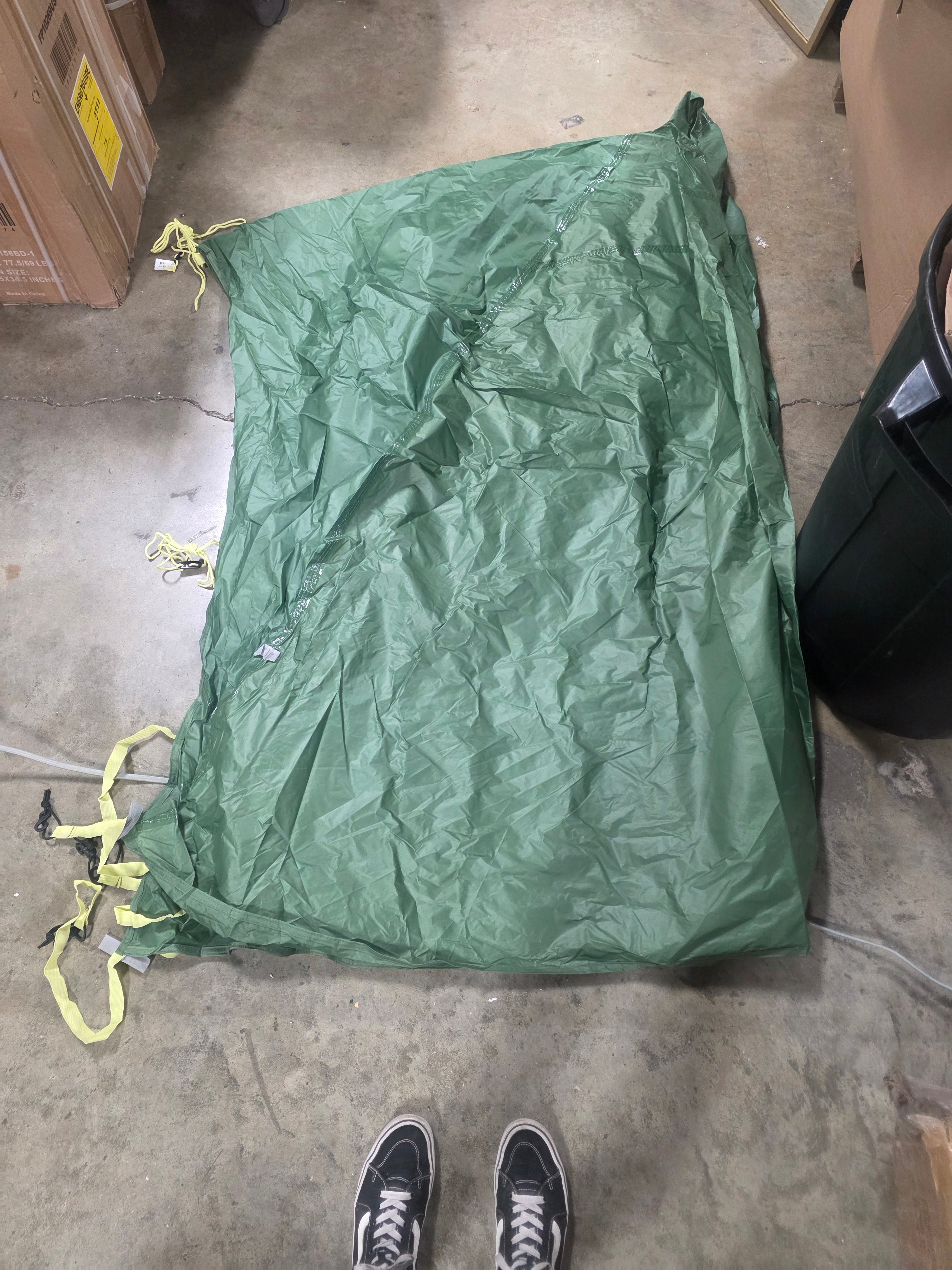 6 Person Dome Family Tent Green