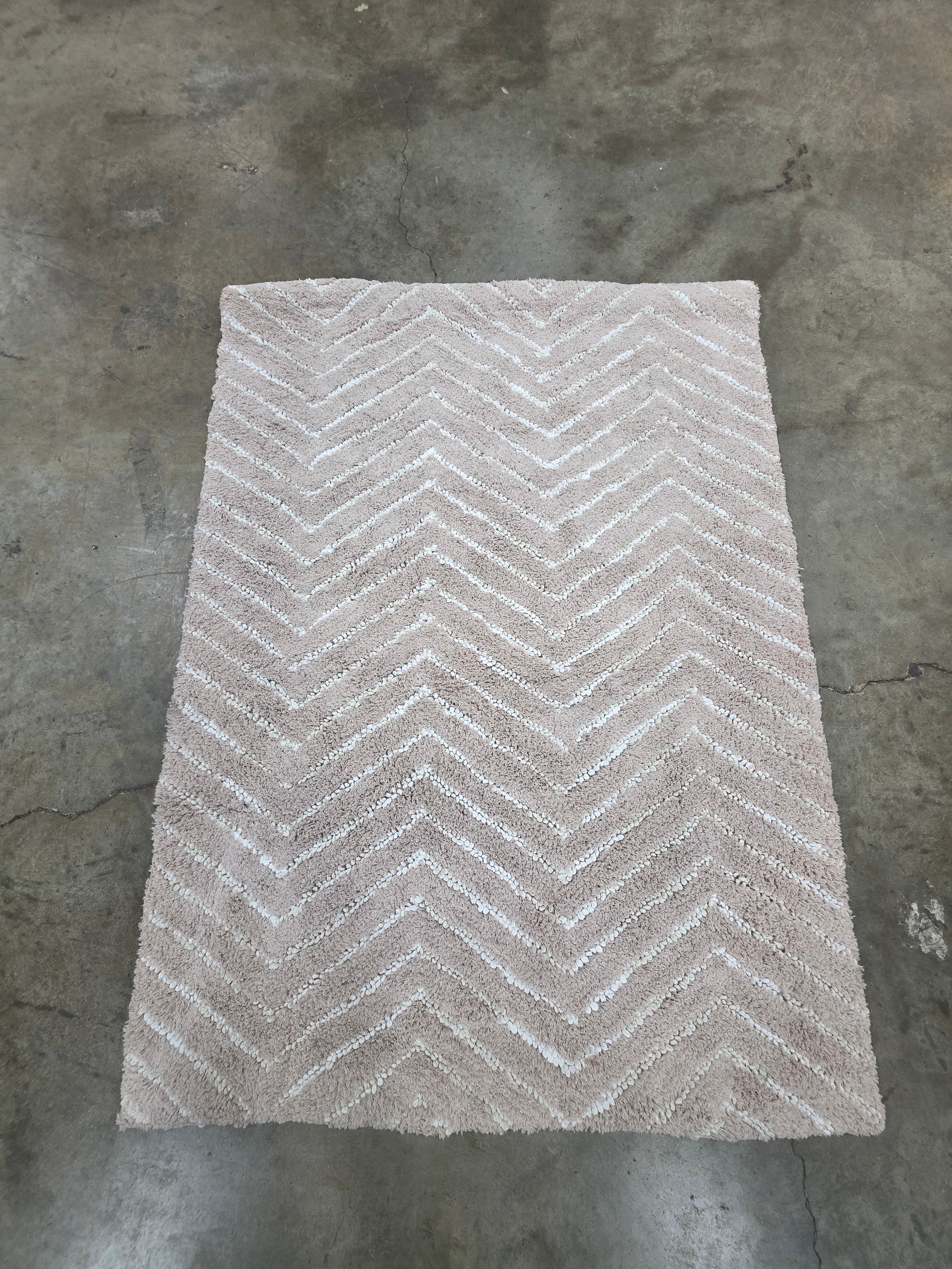 4'x5'6" Tufted Cotton Chevron Kids' Rug