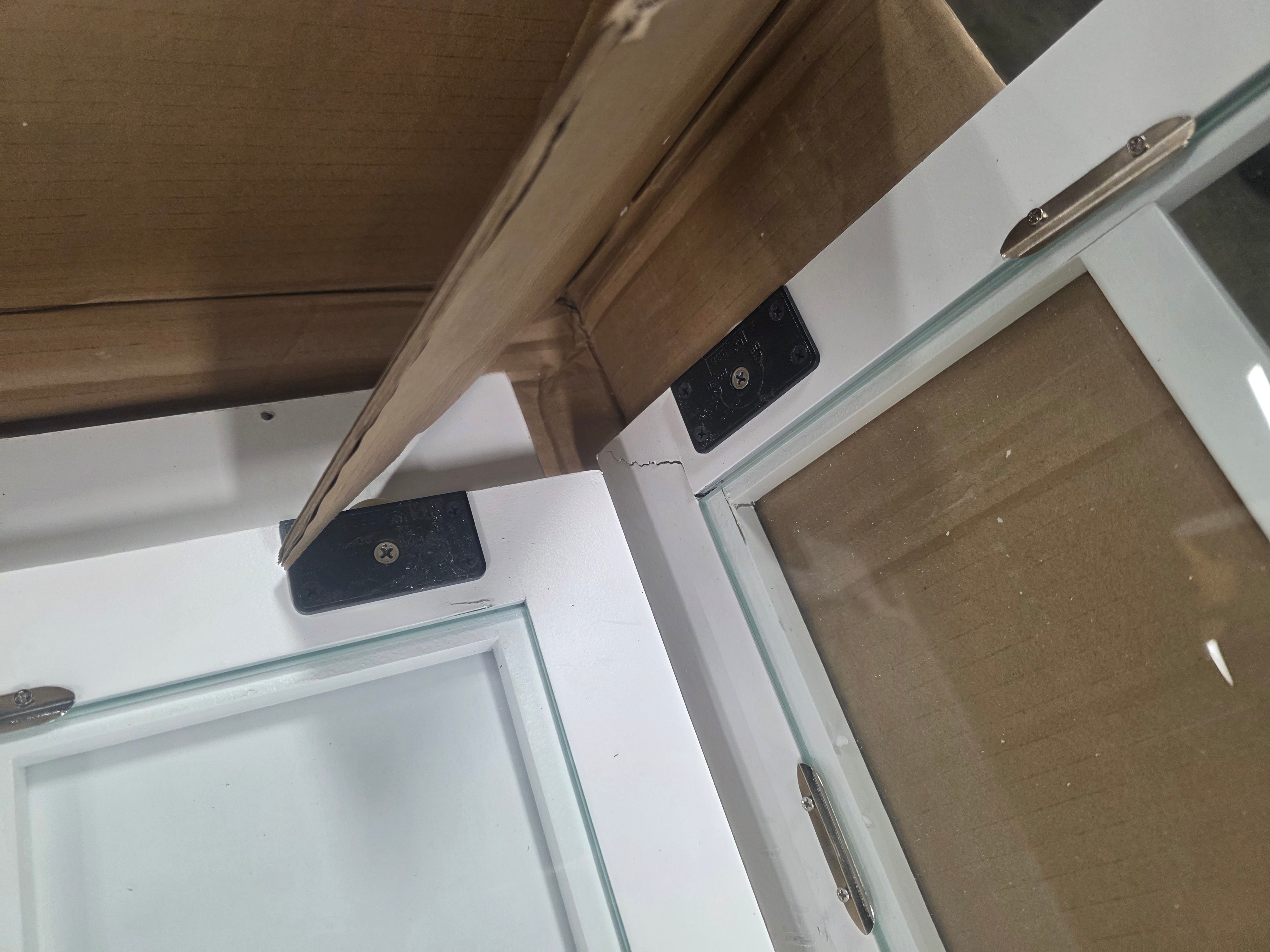 Media Cabinet W/ Sliding Doors - White