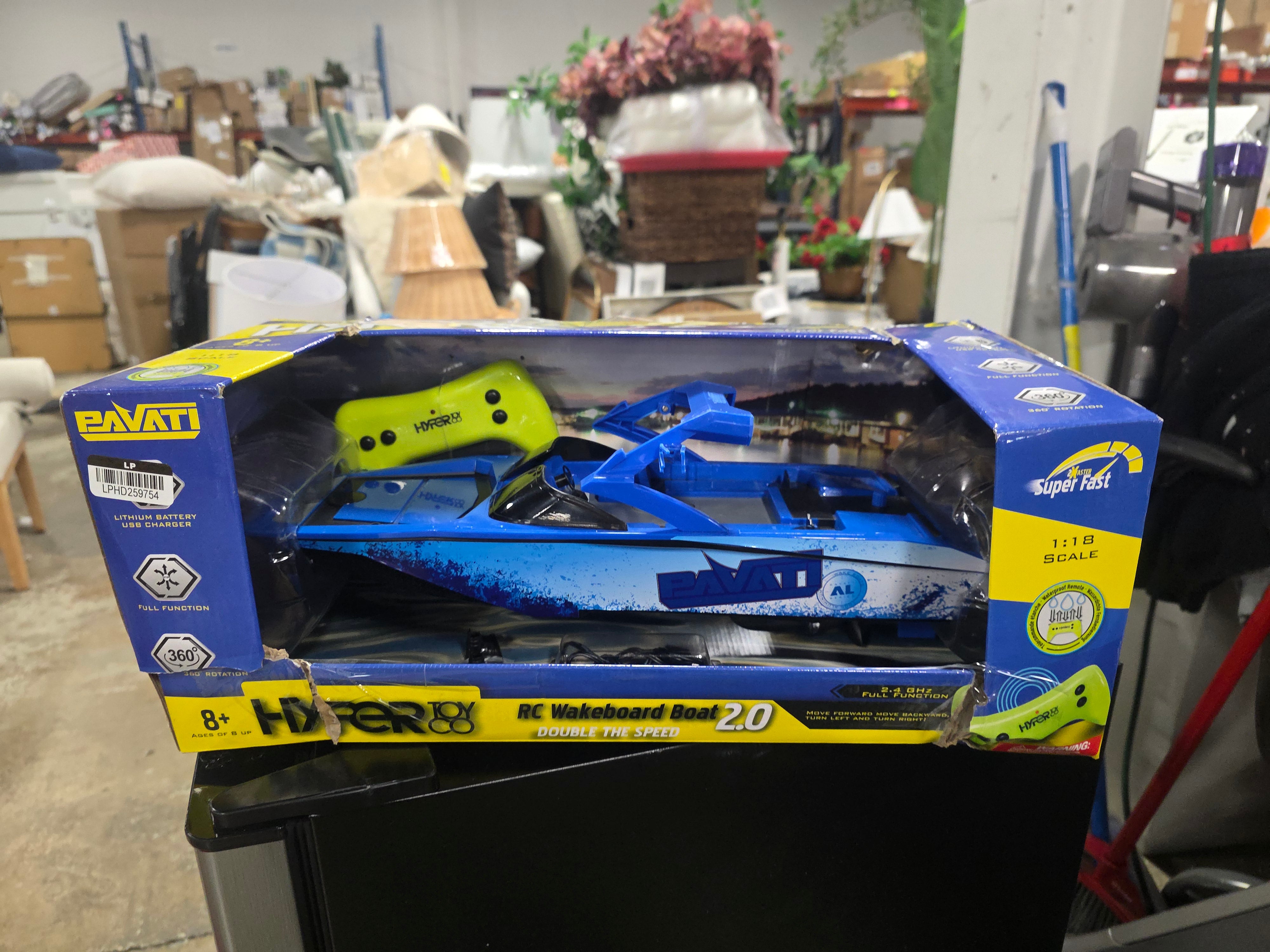 RC Pavati Wakeboard Boat - Metal & Plastic Remote Control Vehicle