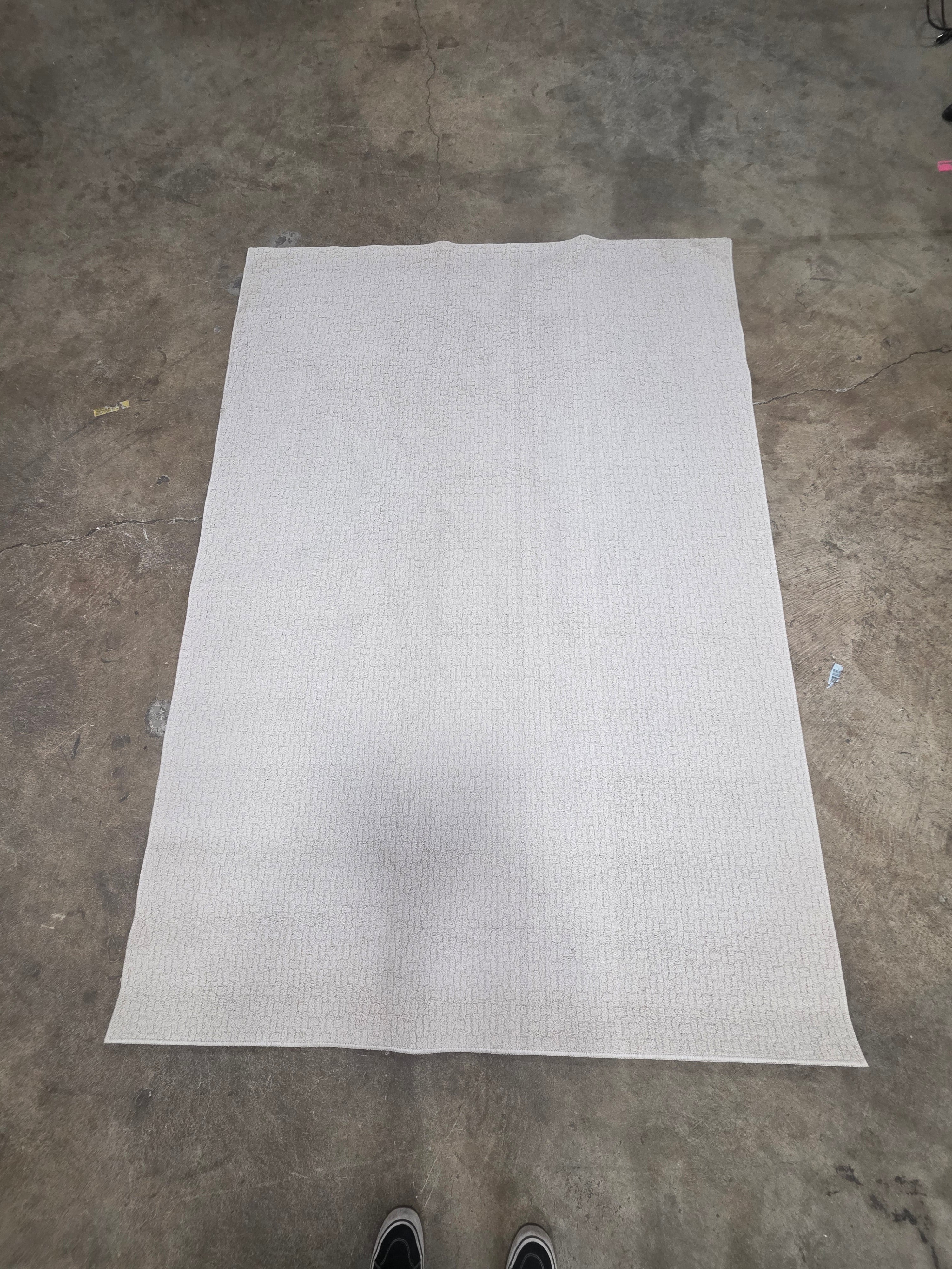 Washable Solid Machine Tufted Rug - 4'x5'6"