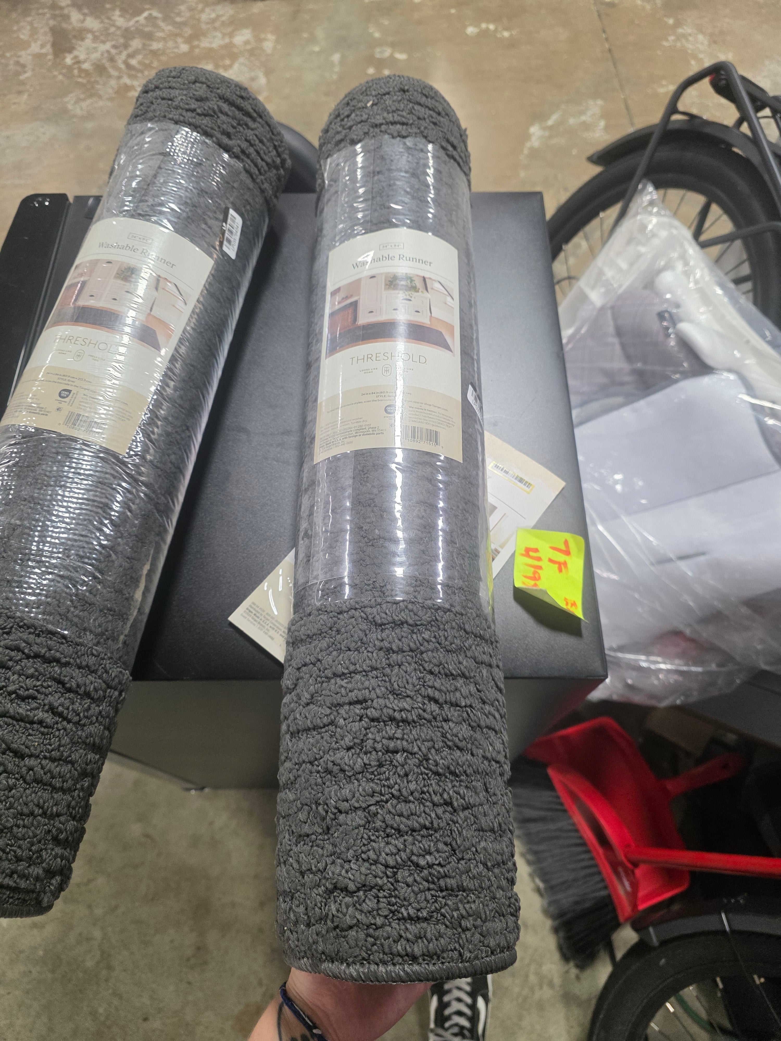 Washable Solid Machine Tufted Rug - 2'X7'