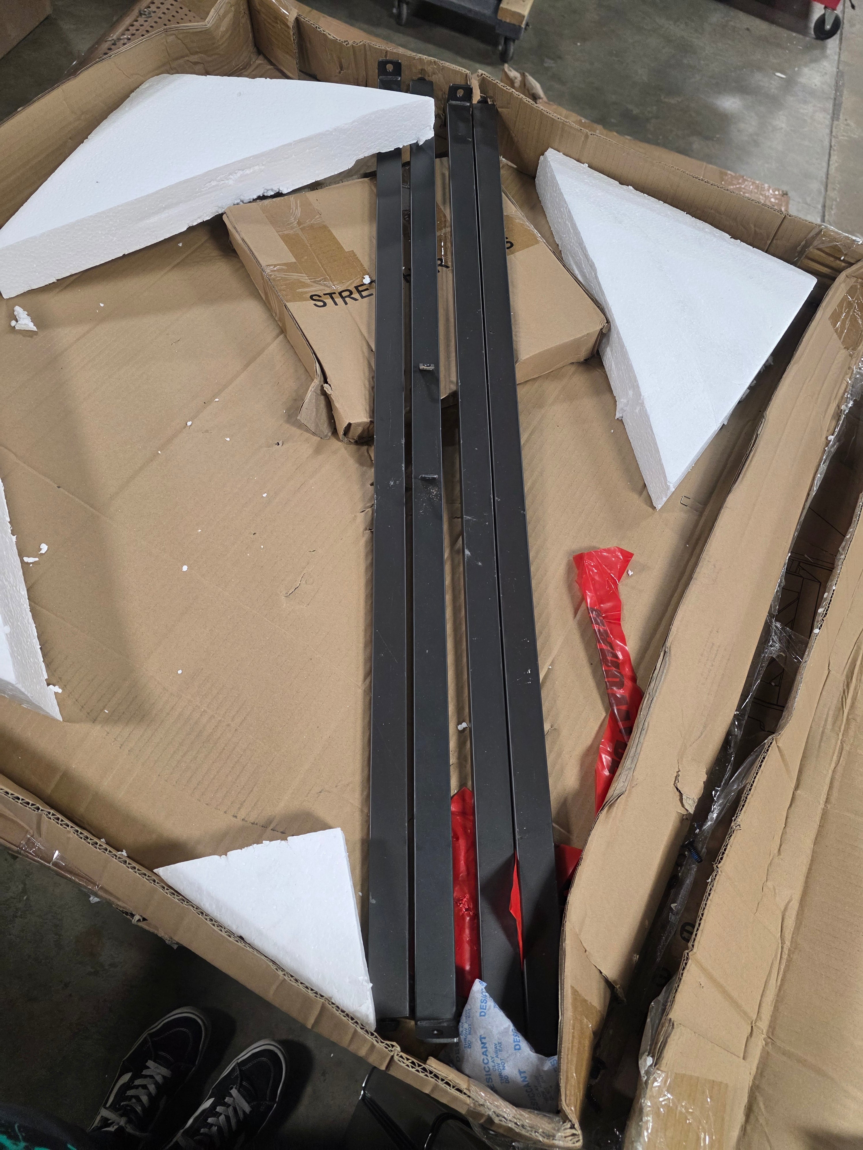 Deanna Round Metal Base Dining Table