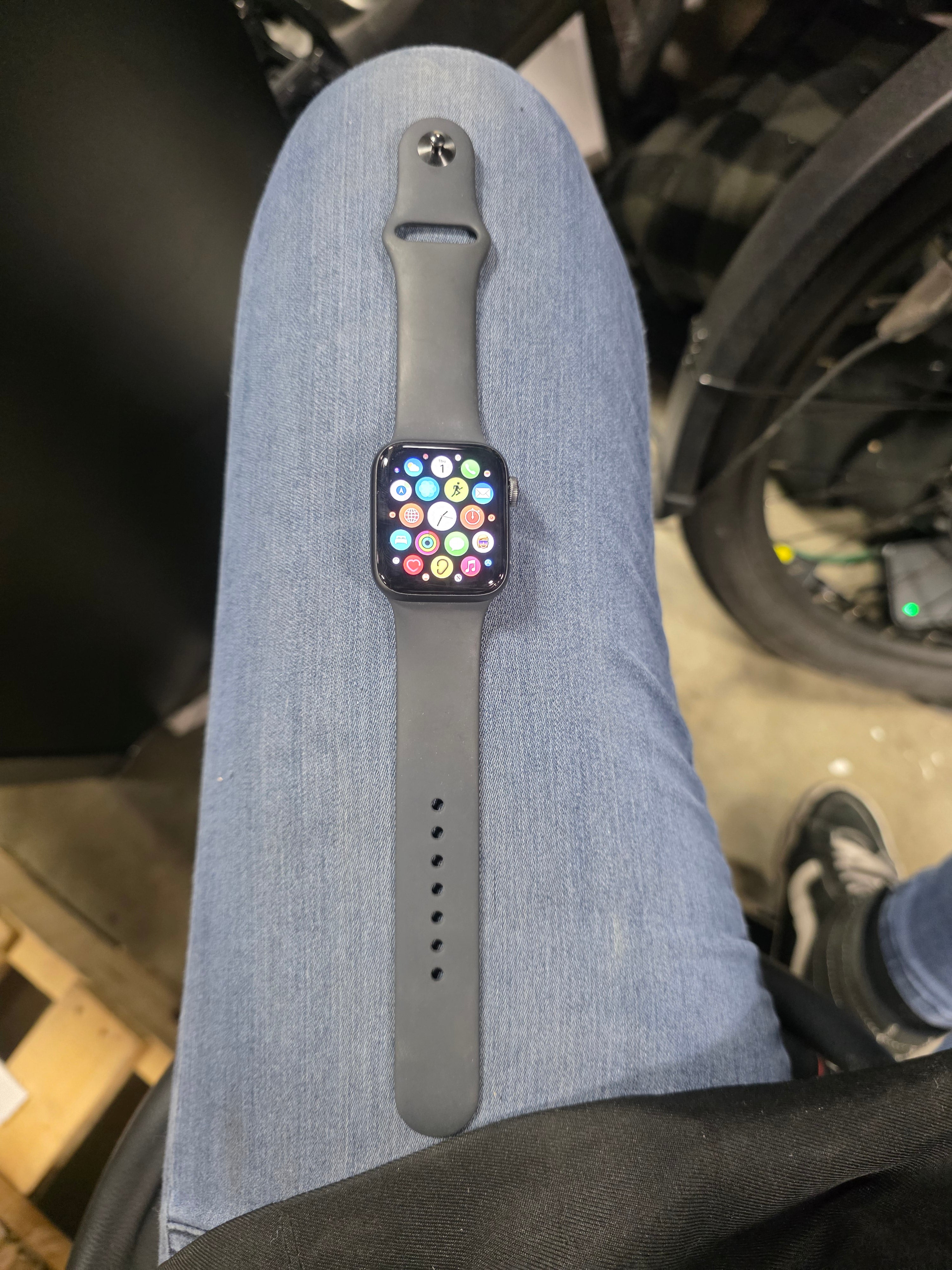 Watch SE Aluminum Case