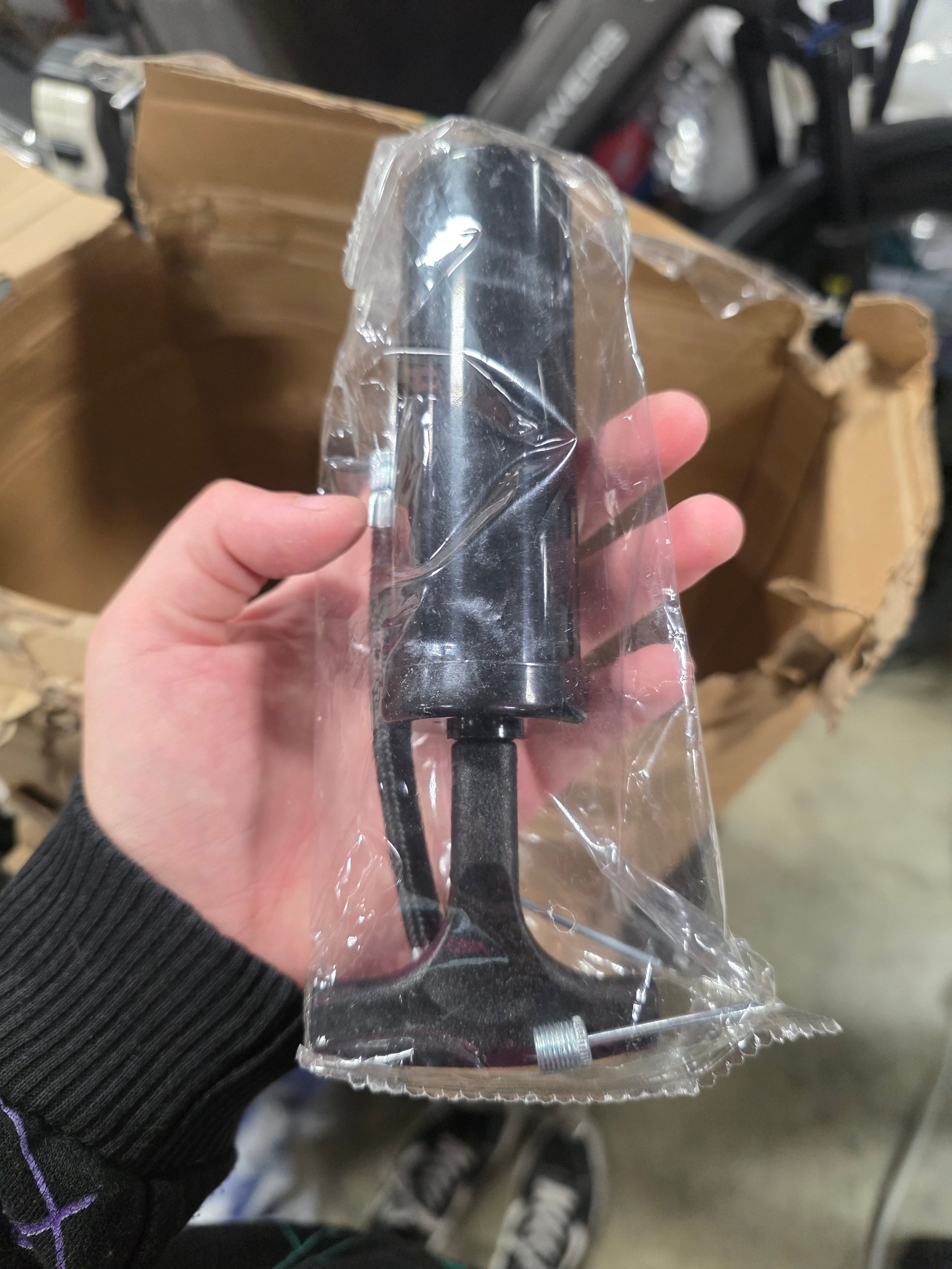 12 Pcs Official Volleyballs Bulk Soft Recreational Volleyballs with Pump Regulation