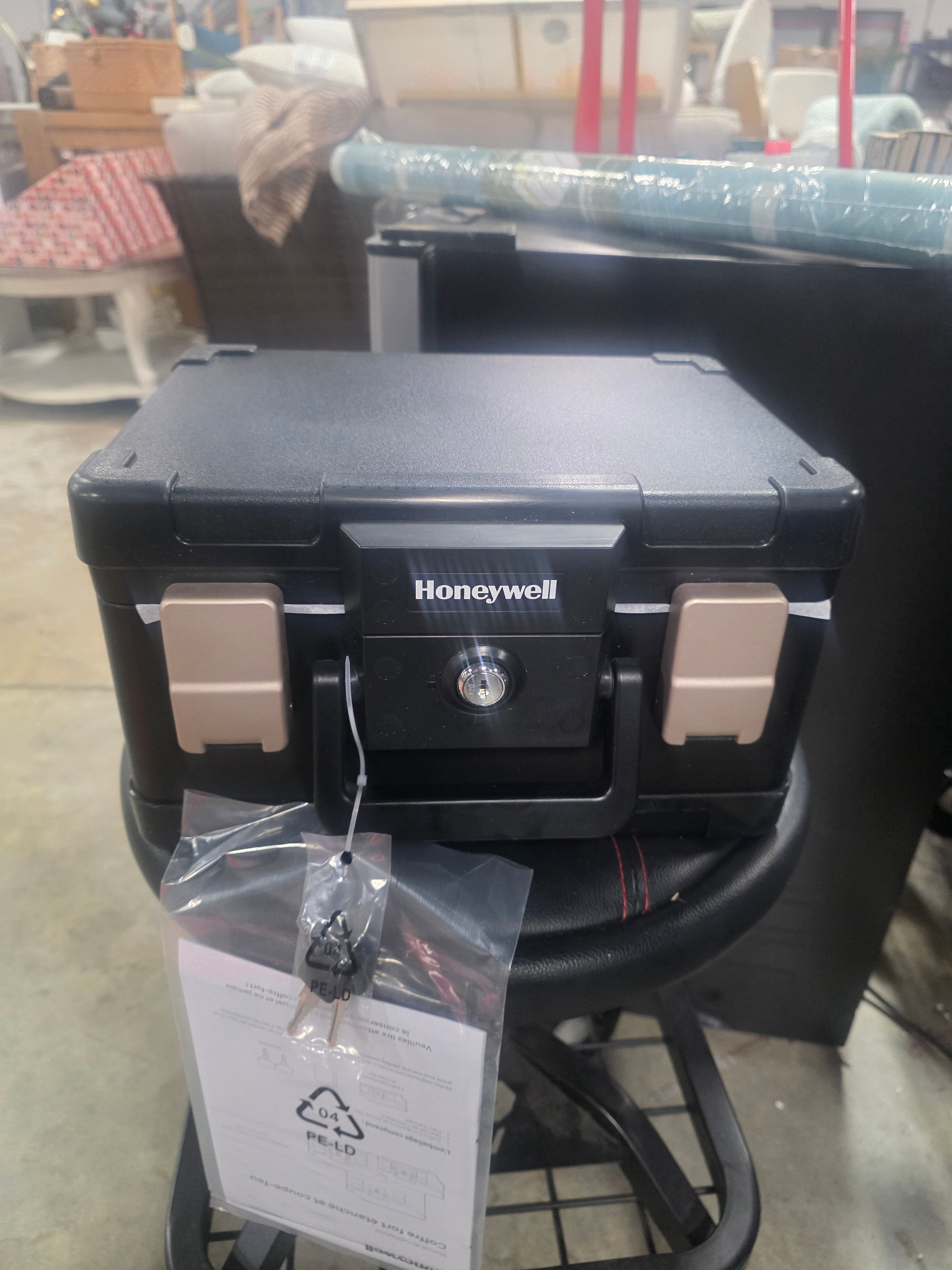 Safes, Waterproof 1-Hour Fire Chest with Key Lock, Carry Handle