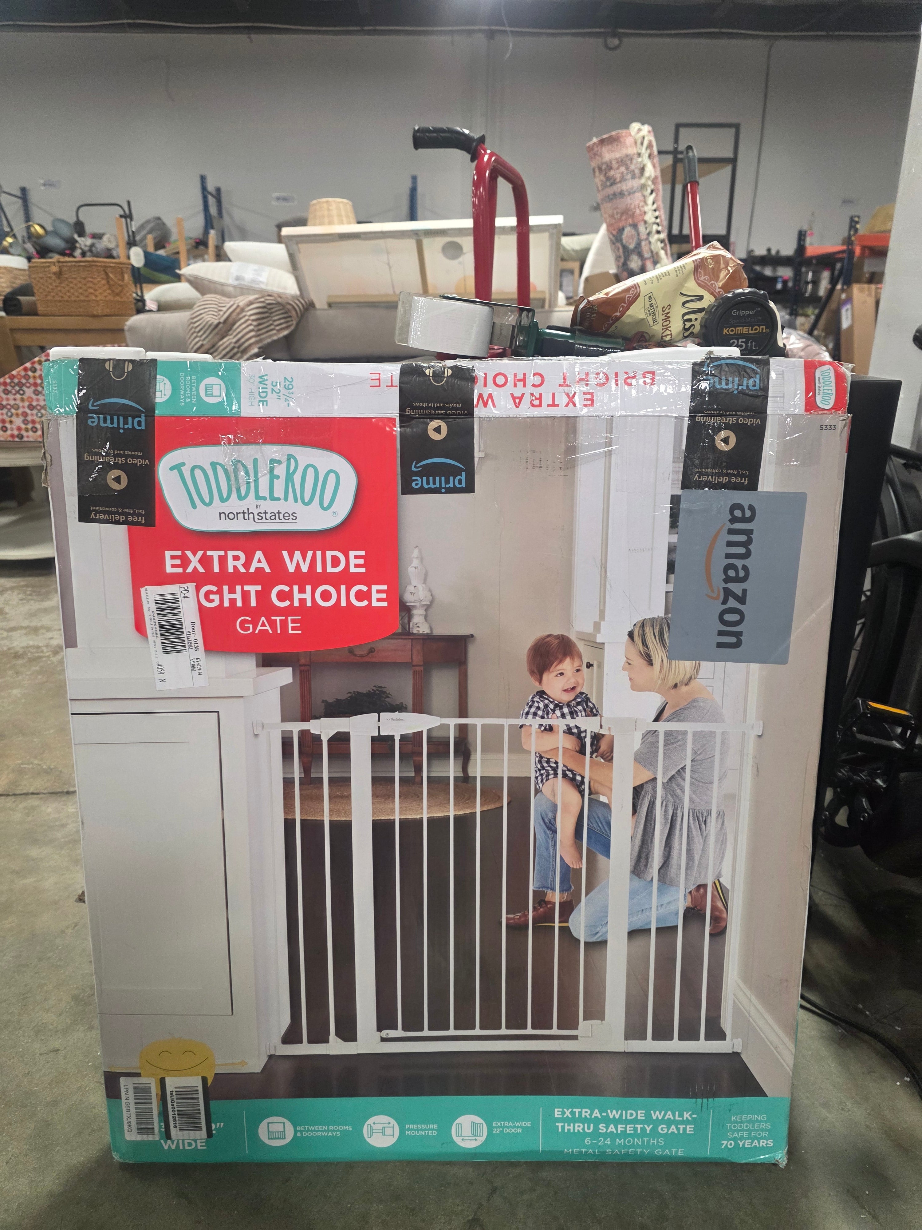 Bright Choice Auto Close Baby Gate: Pressure Mounted White