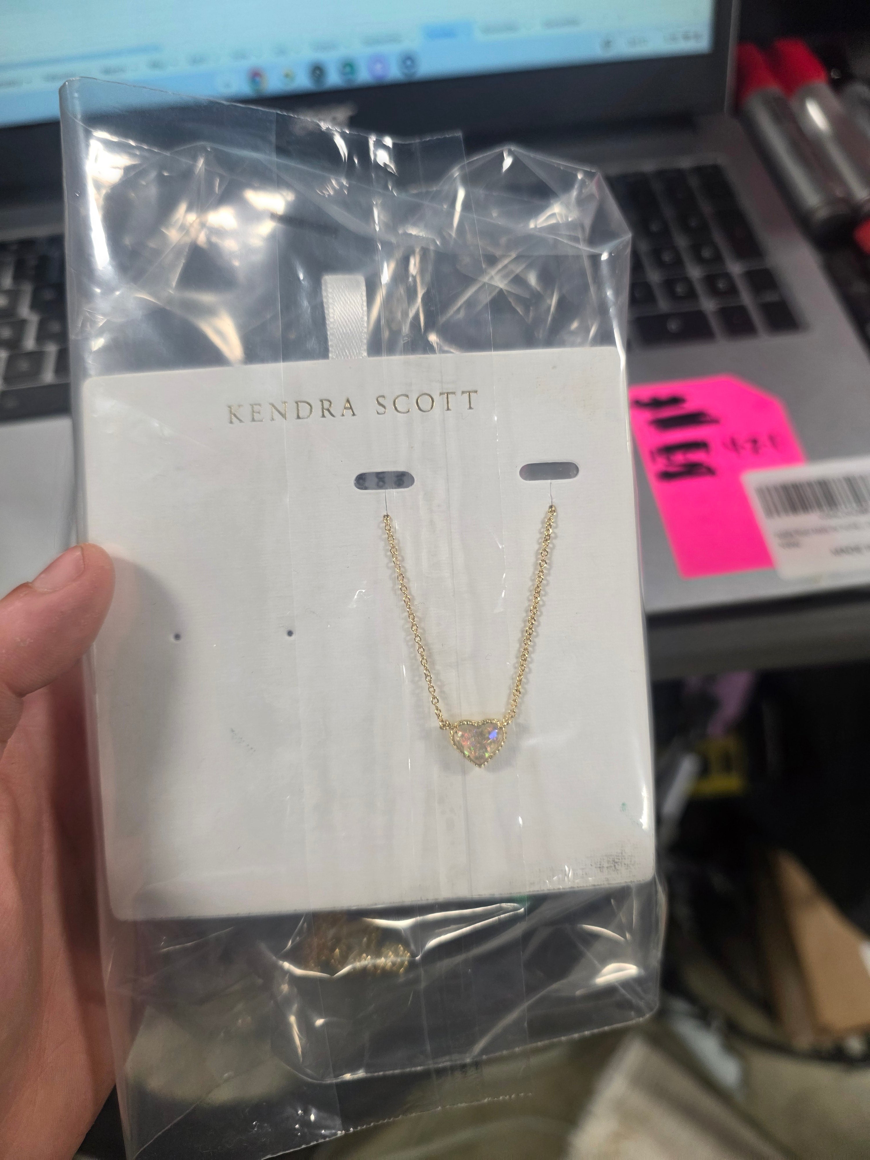 Ari Heart Gold Pendant Necklace in Ivory