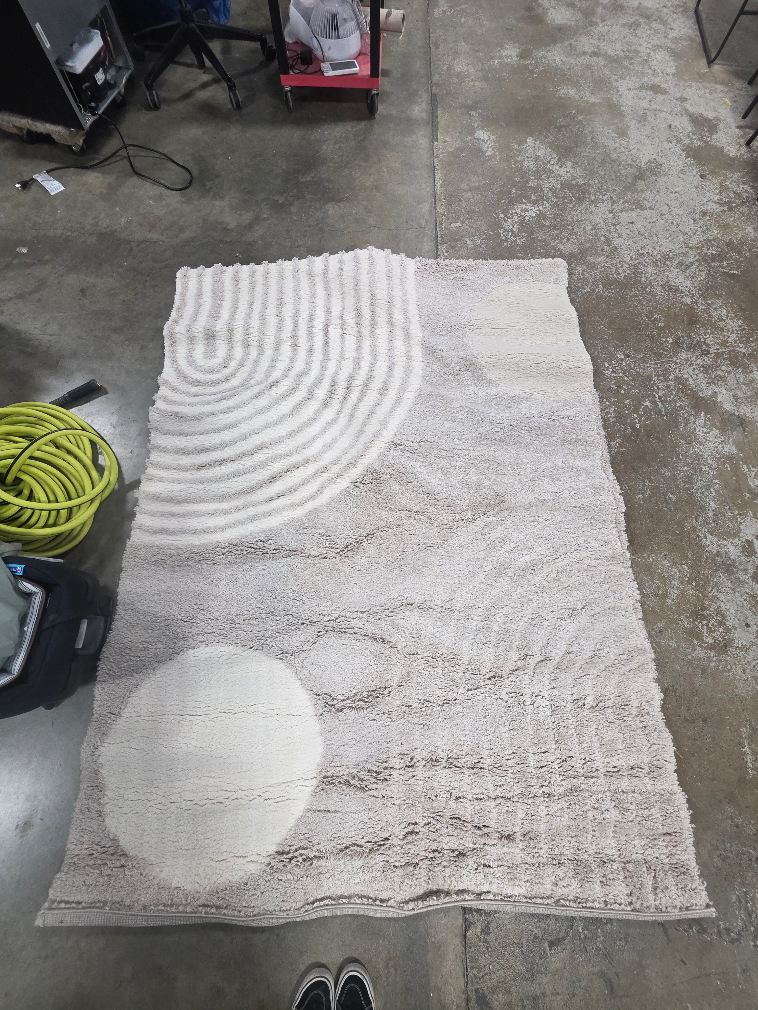 Gloria Abstract Shag Area Rug 5' x 7'