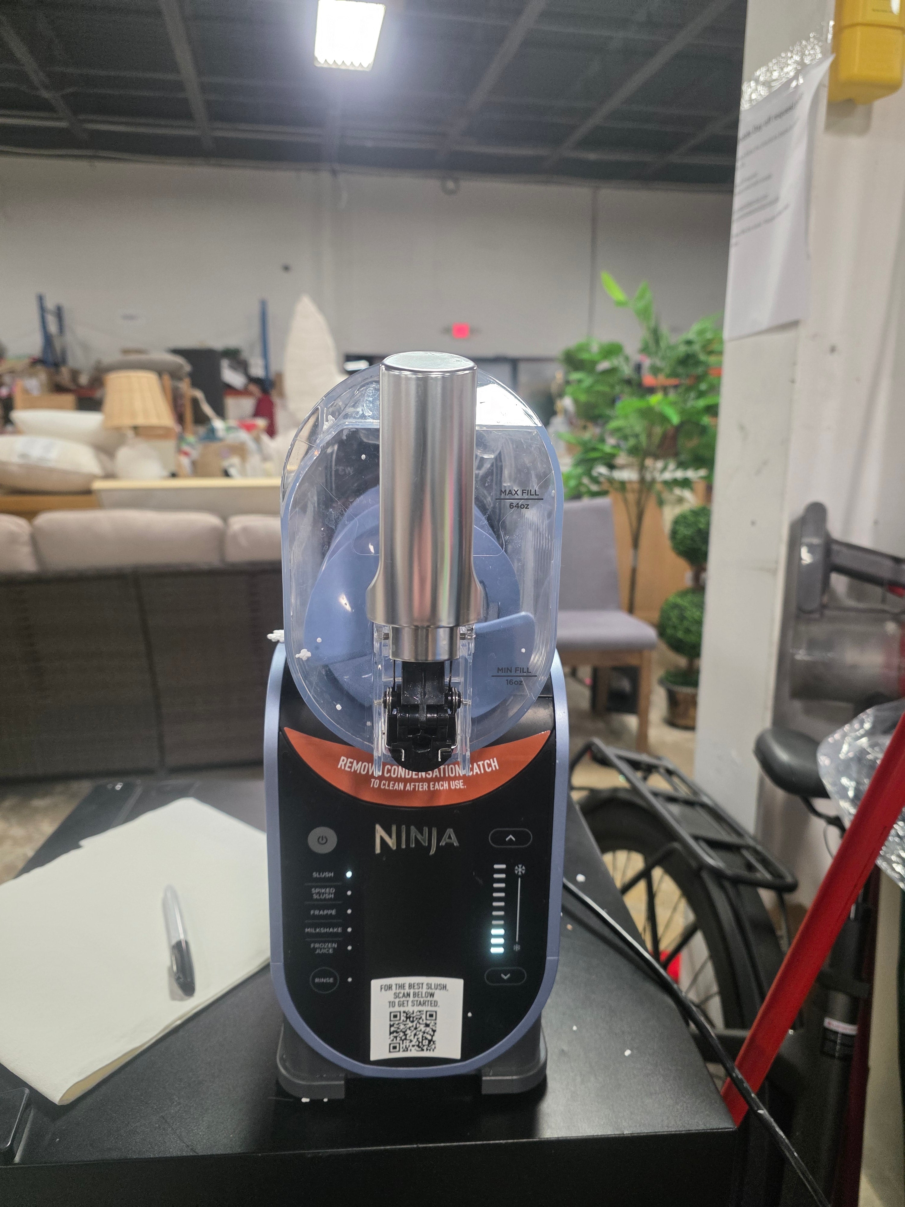 SLUSHi Professional Frozen Drink Maker with Rapid Chill Technology