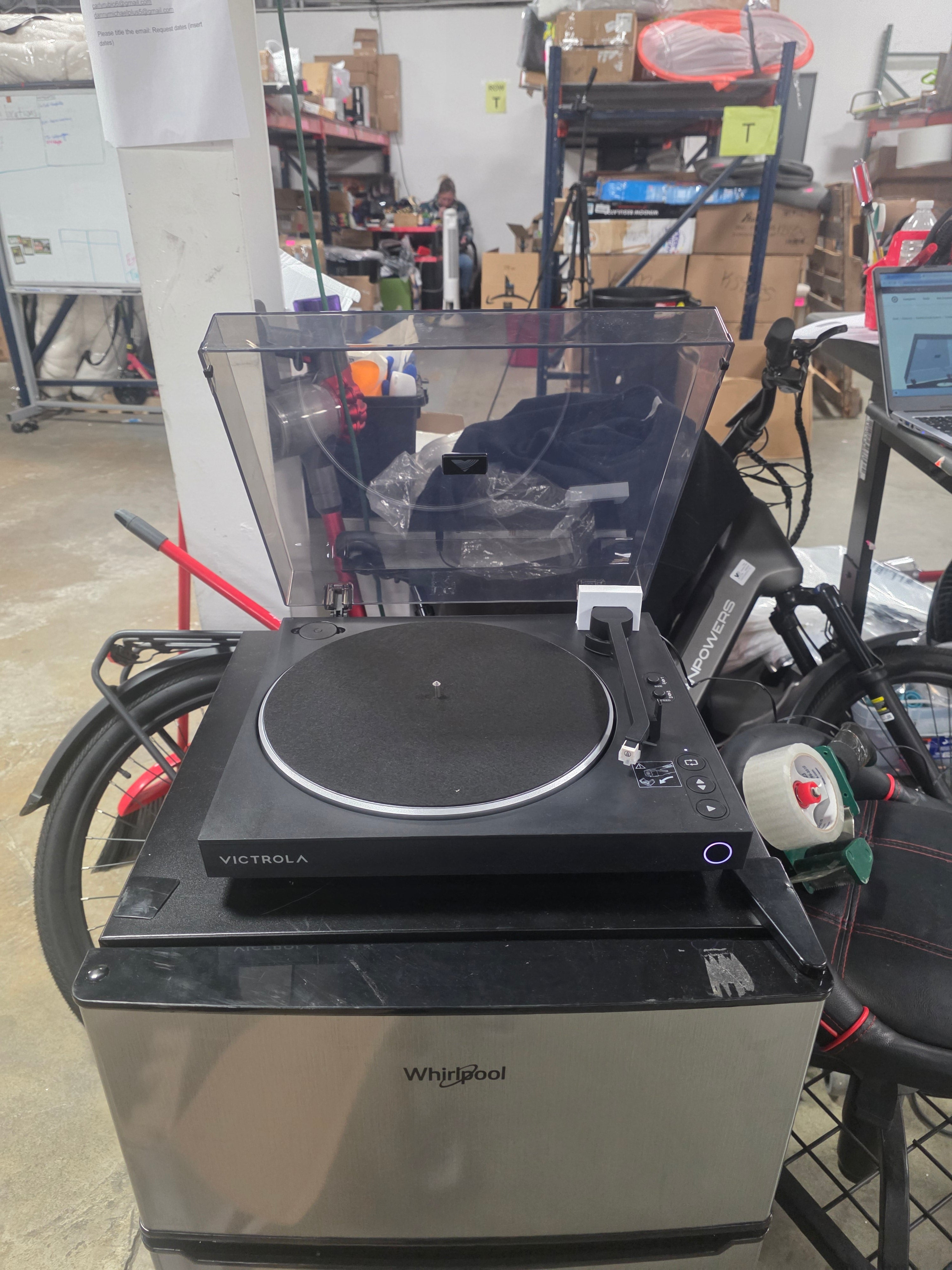 Automatic Turntable: Bluetooth Belt Drive with RCA Connection