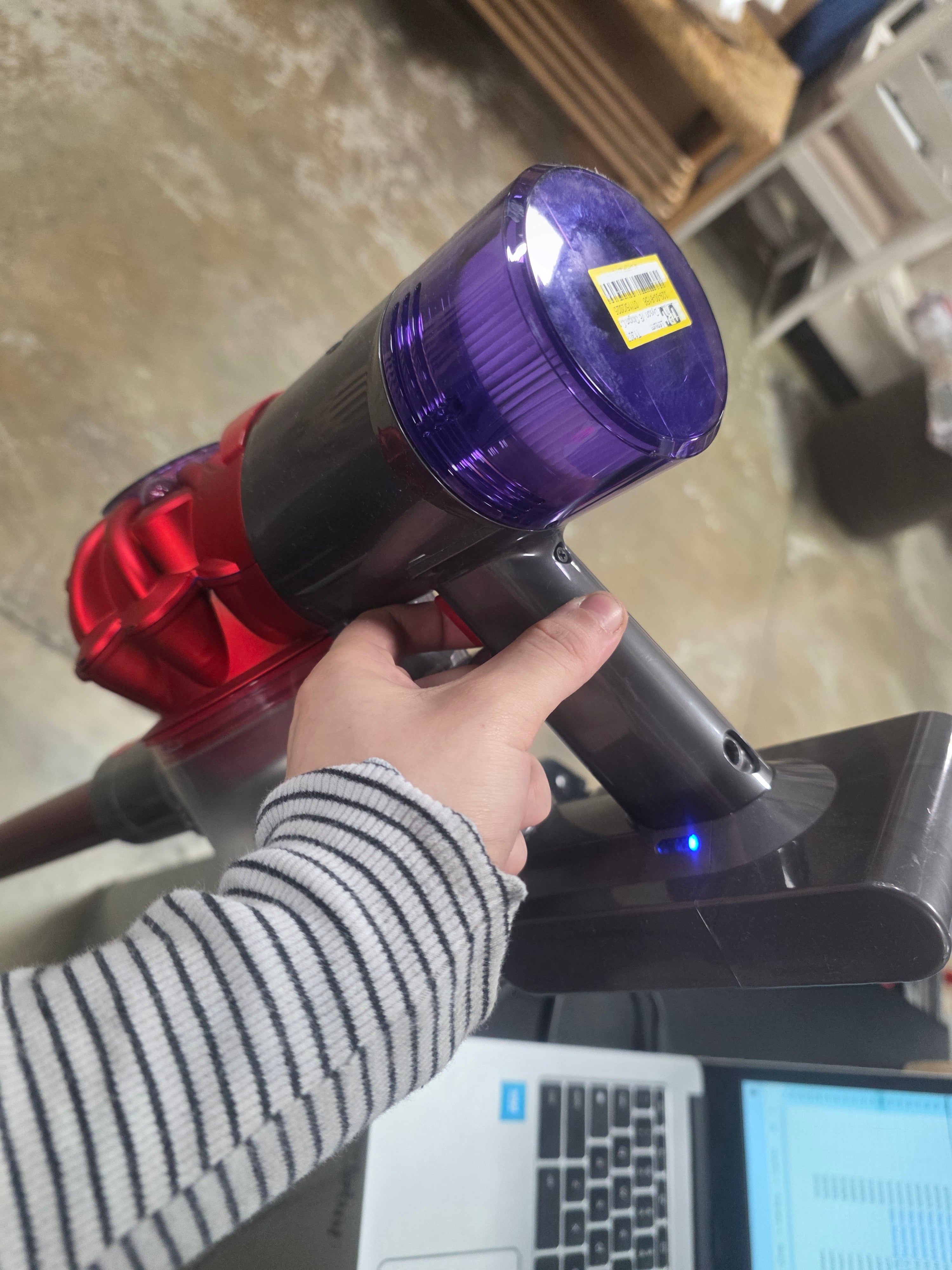 V8 Origin Cordless Stick VACCUM ONLY Red