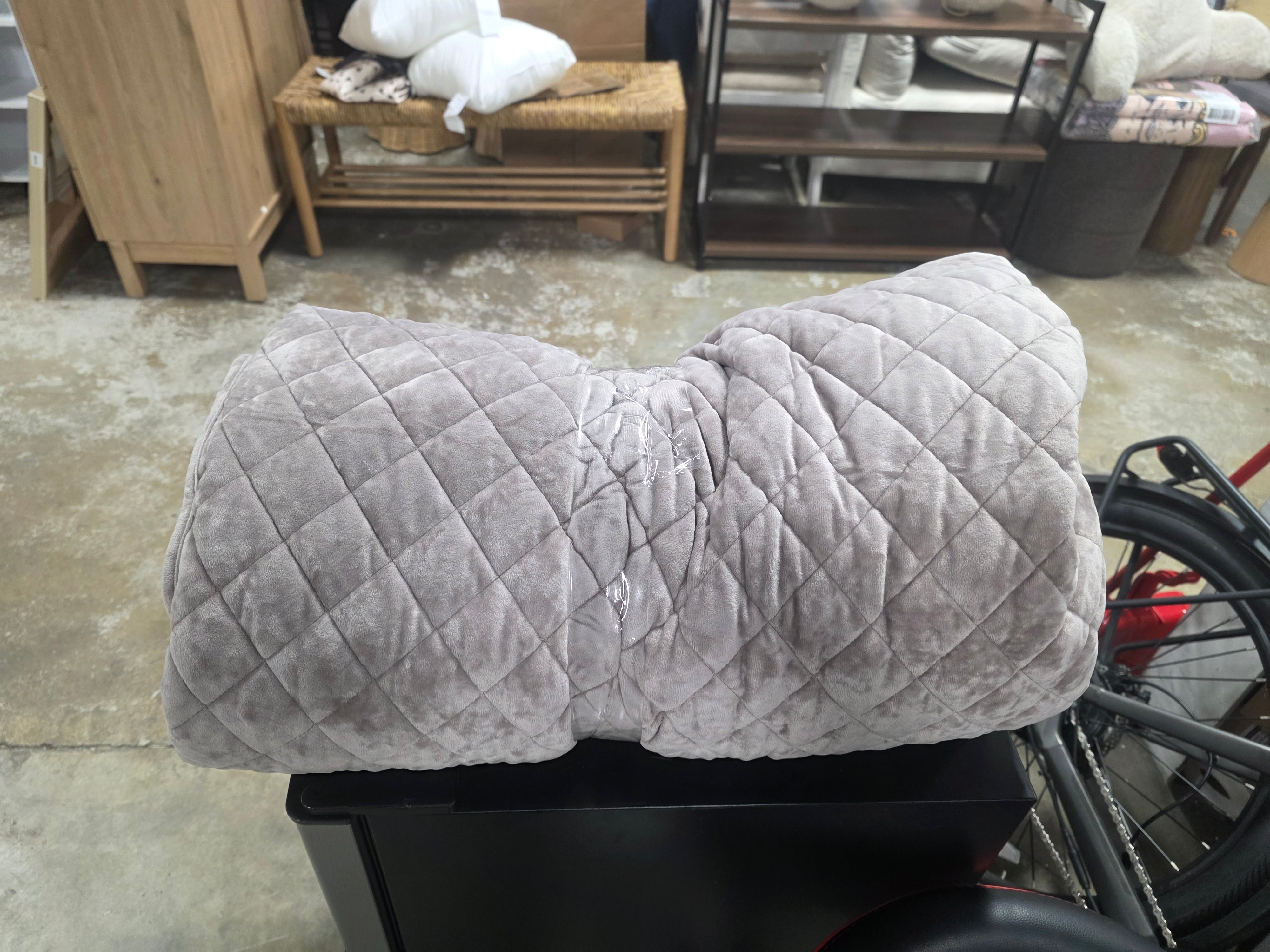 Luxe Diamond Stitch Velvet Quilt