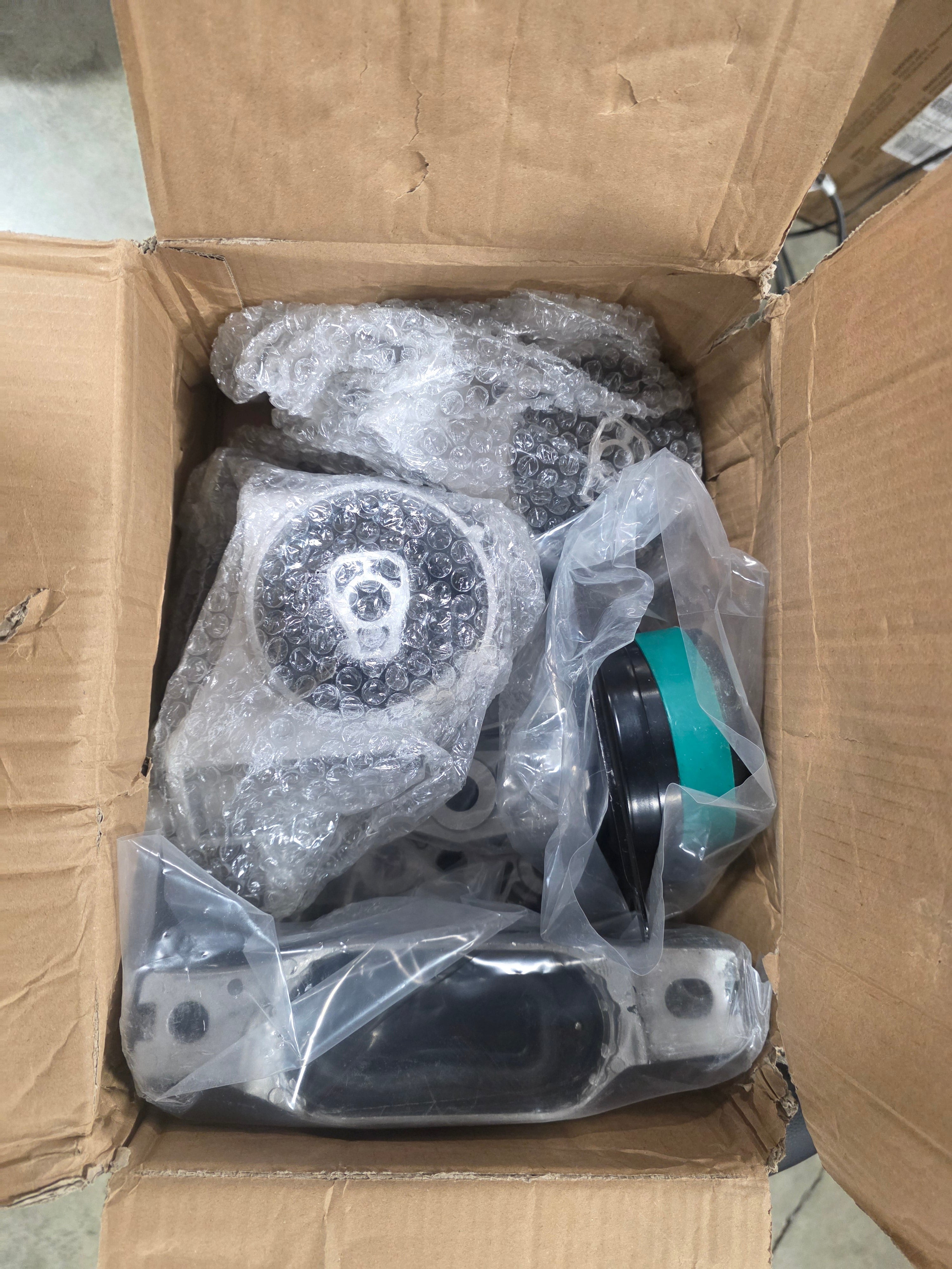 Set of 4, Engine Motor and Transmission Mounts Compatible with 10-17 Captiva Equinox Terrain 2.4L