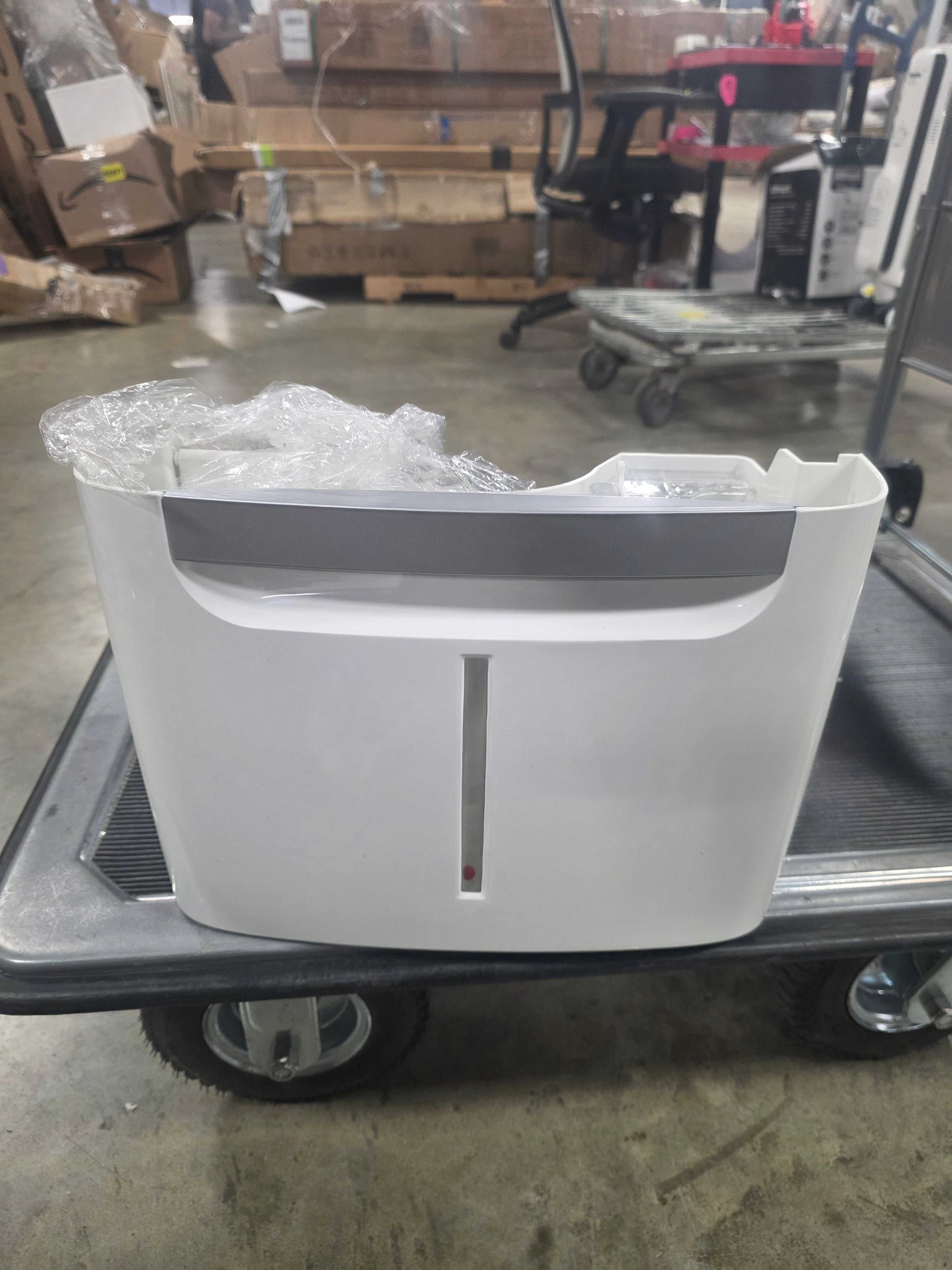 GENUINE Tank and Container Water Bucket