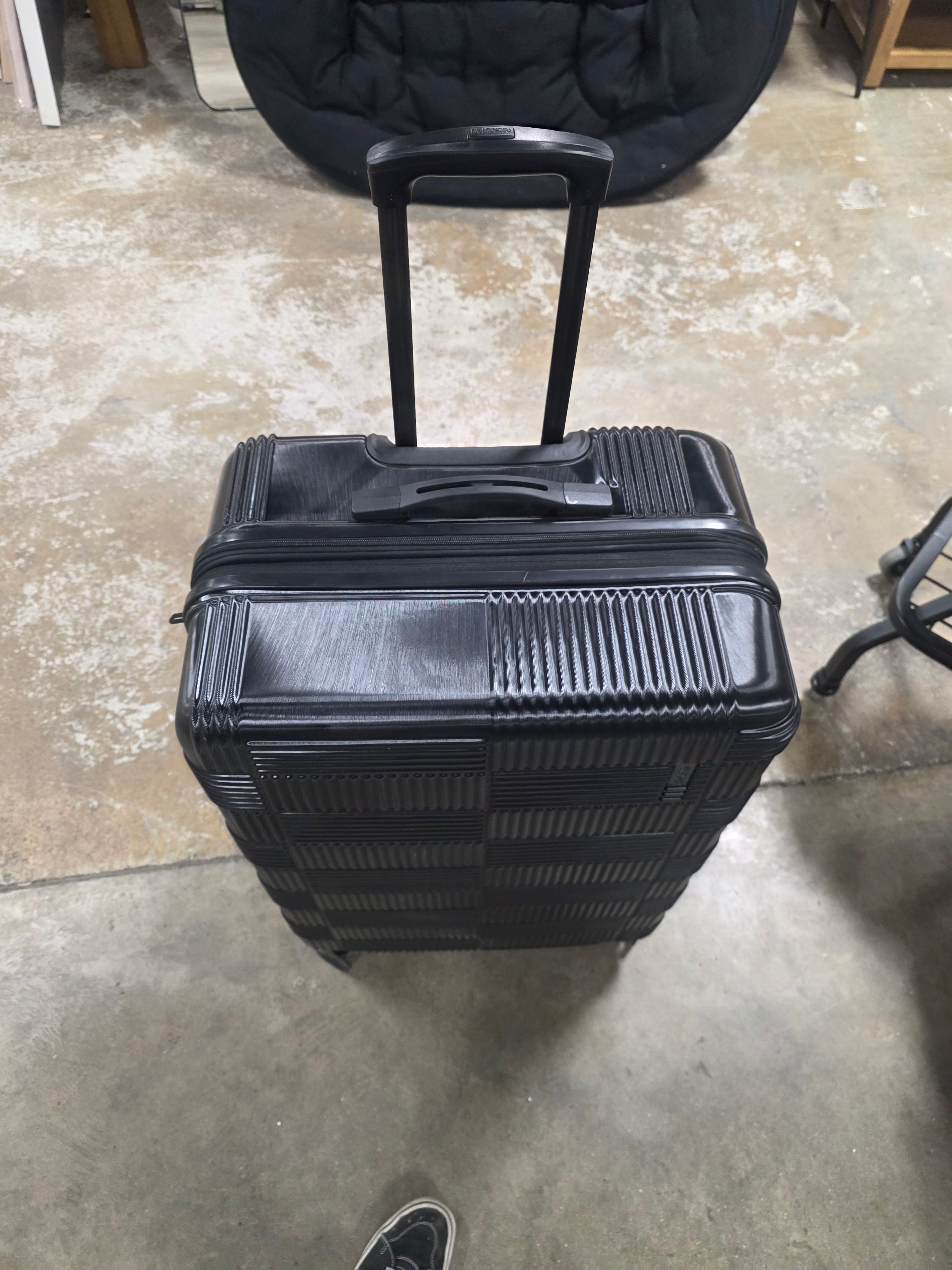 NXT Hardside Large Checked Spinner Suitcase