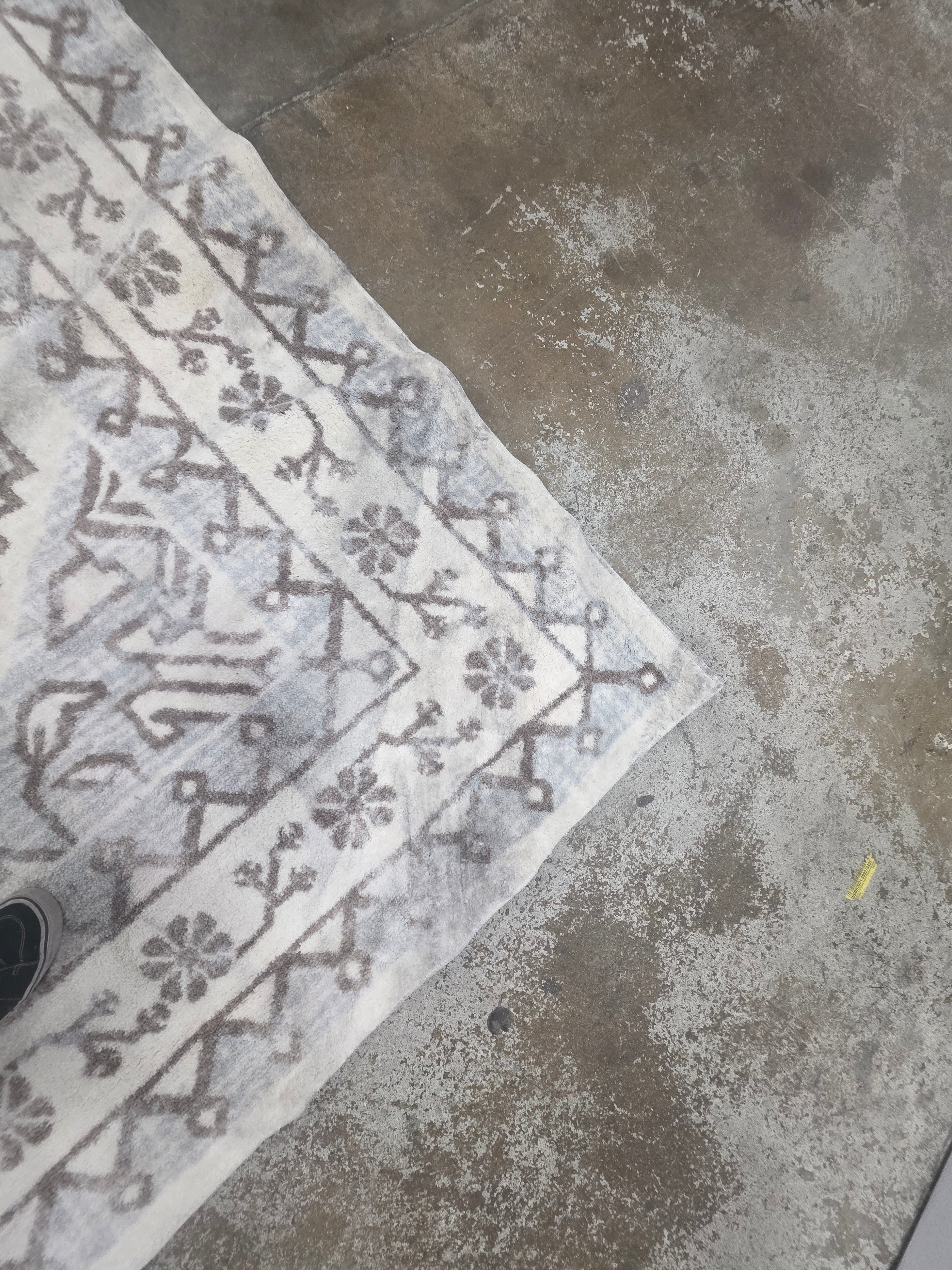 Washable Distressed Persian Accent Rug Cream - 7x10