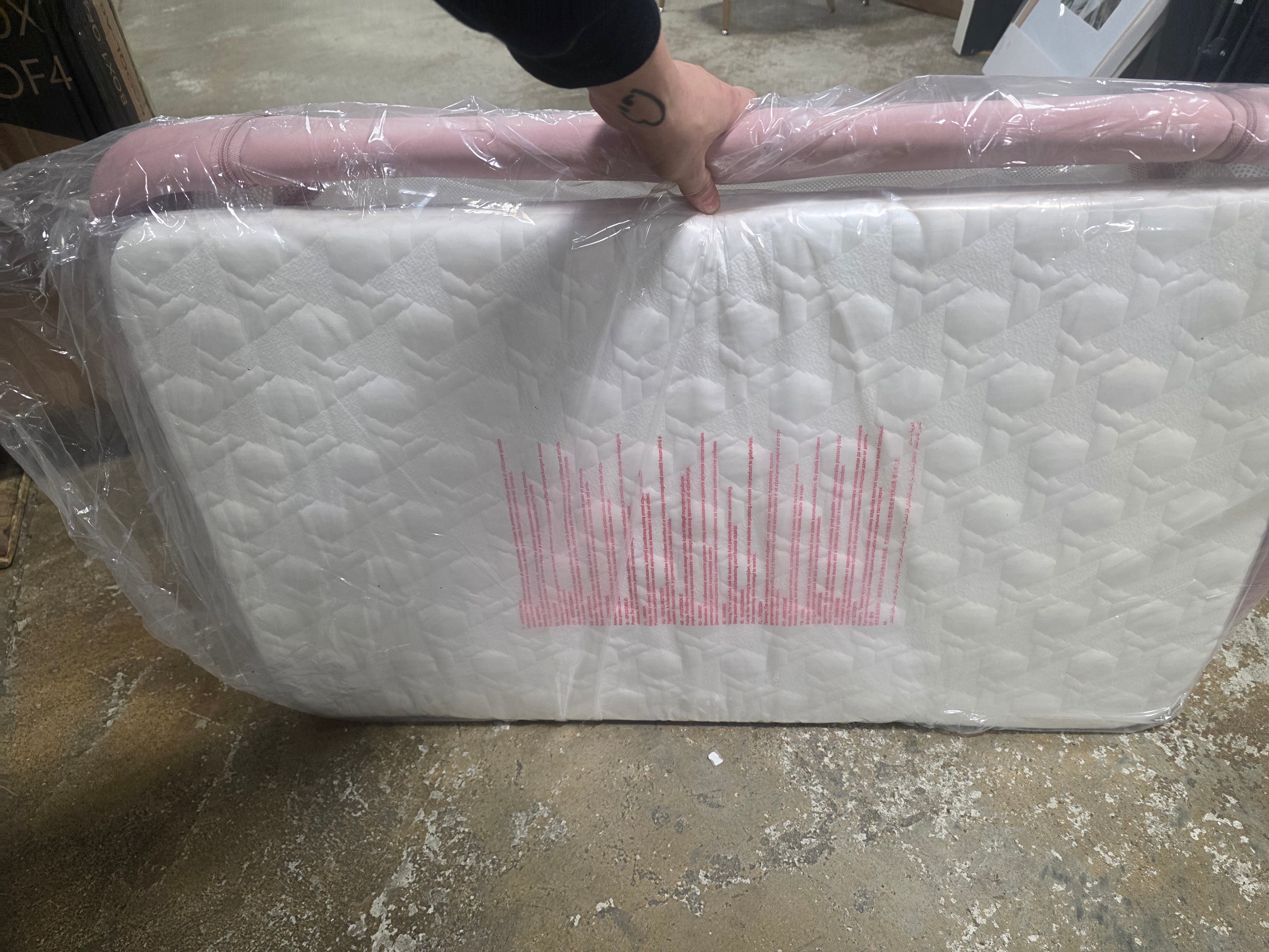 3 in 1 Bassinet Bedside Sleeper with Washable Soft Mattress and Sheet, Pink