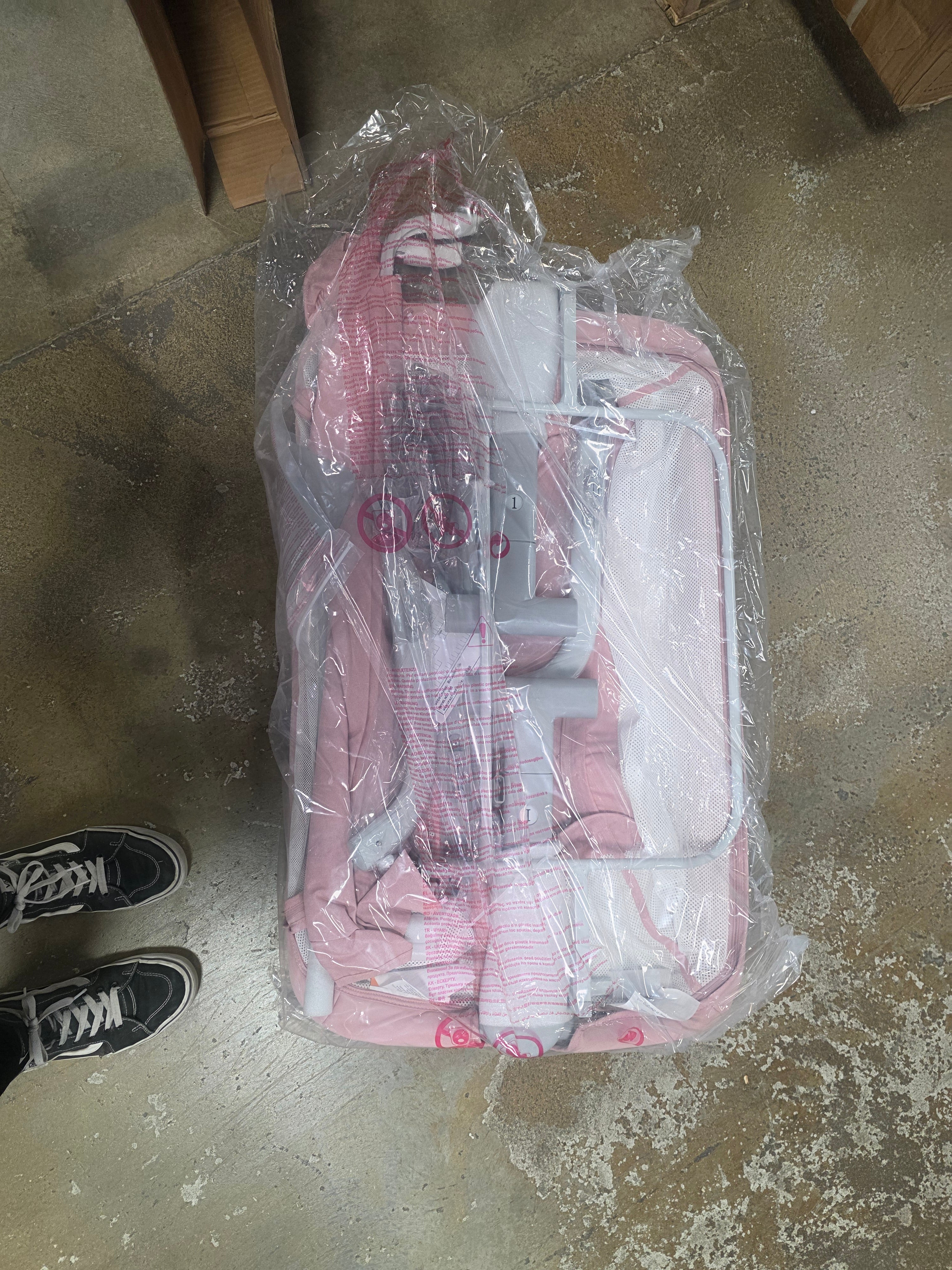 3 in 1 Bassinet Bedside Sleeper with Washable Soft Mattress and Sheet, Pink