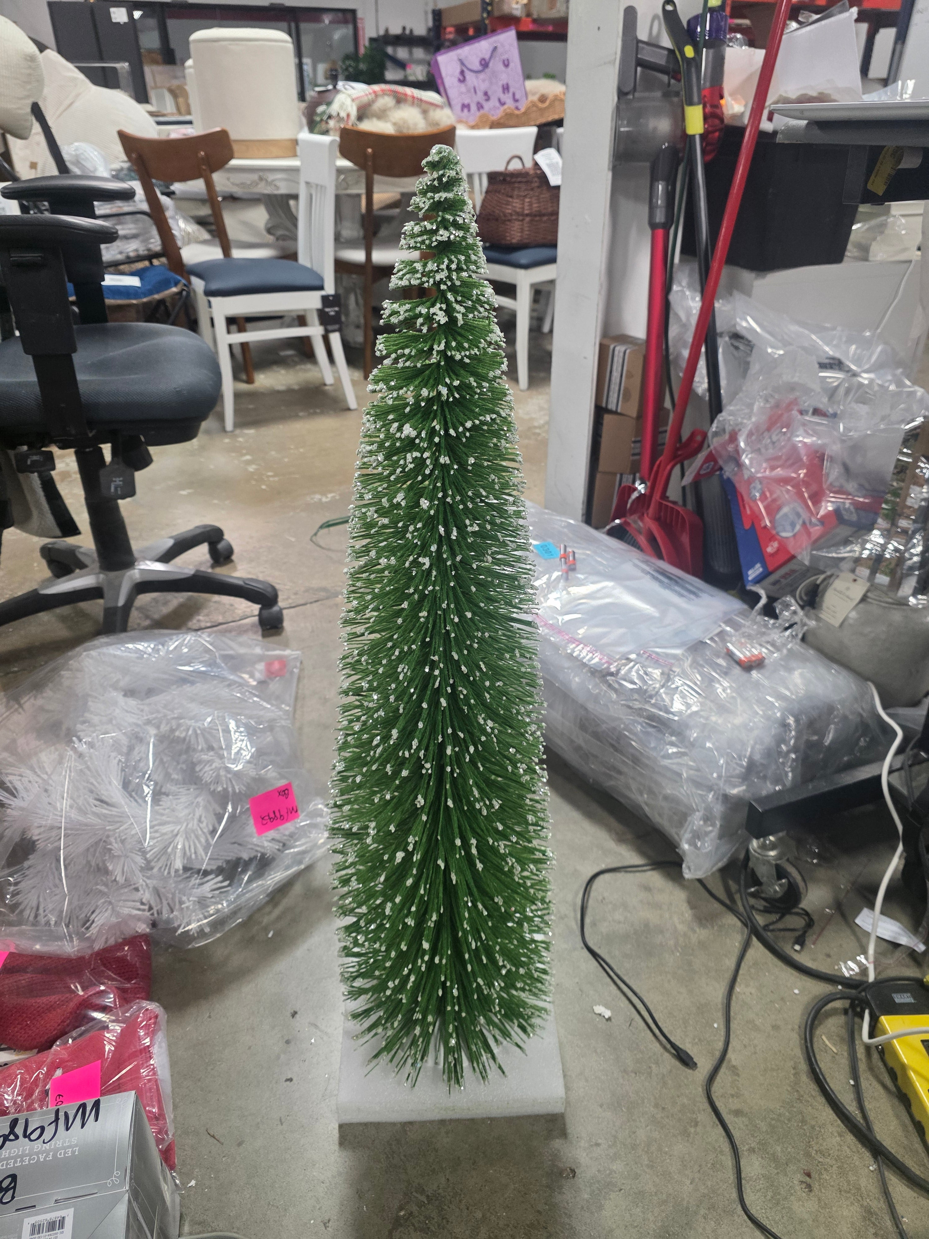 Christmas Bottle Brush Tree Sculpture, final cut