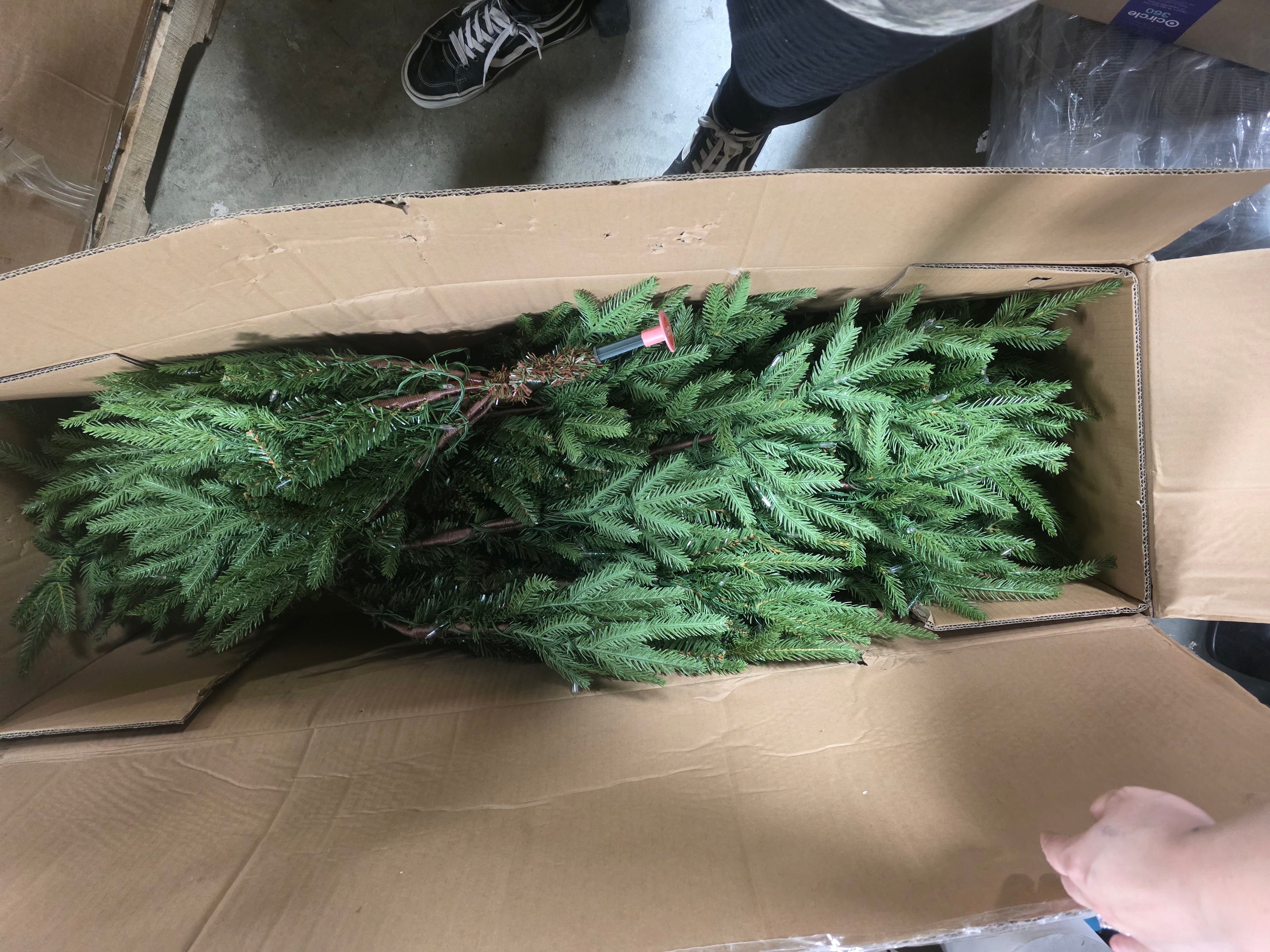 Pre-Lit Artificial Christmas Tree, final cut