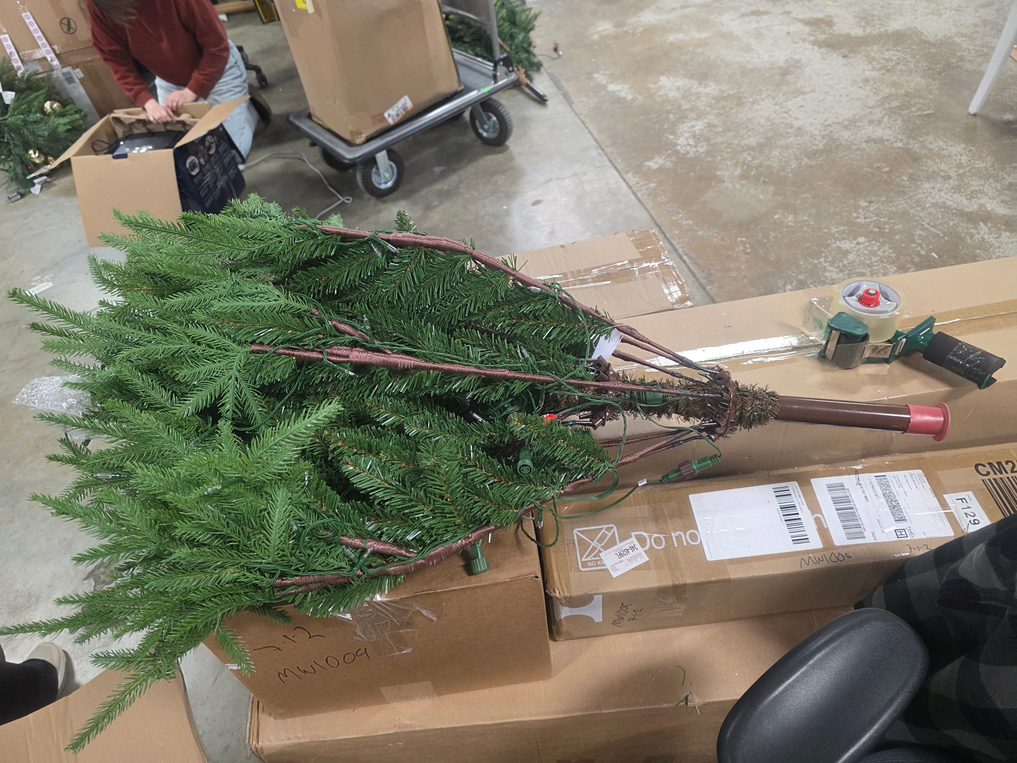 Pre-Lit Artificial Christmas Tree, final cut