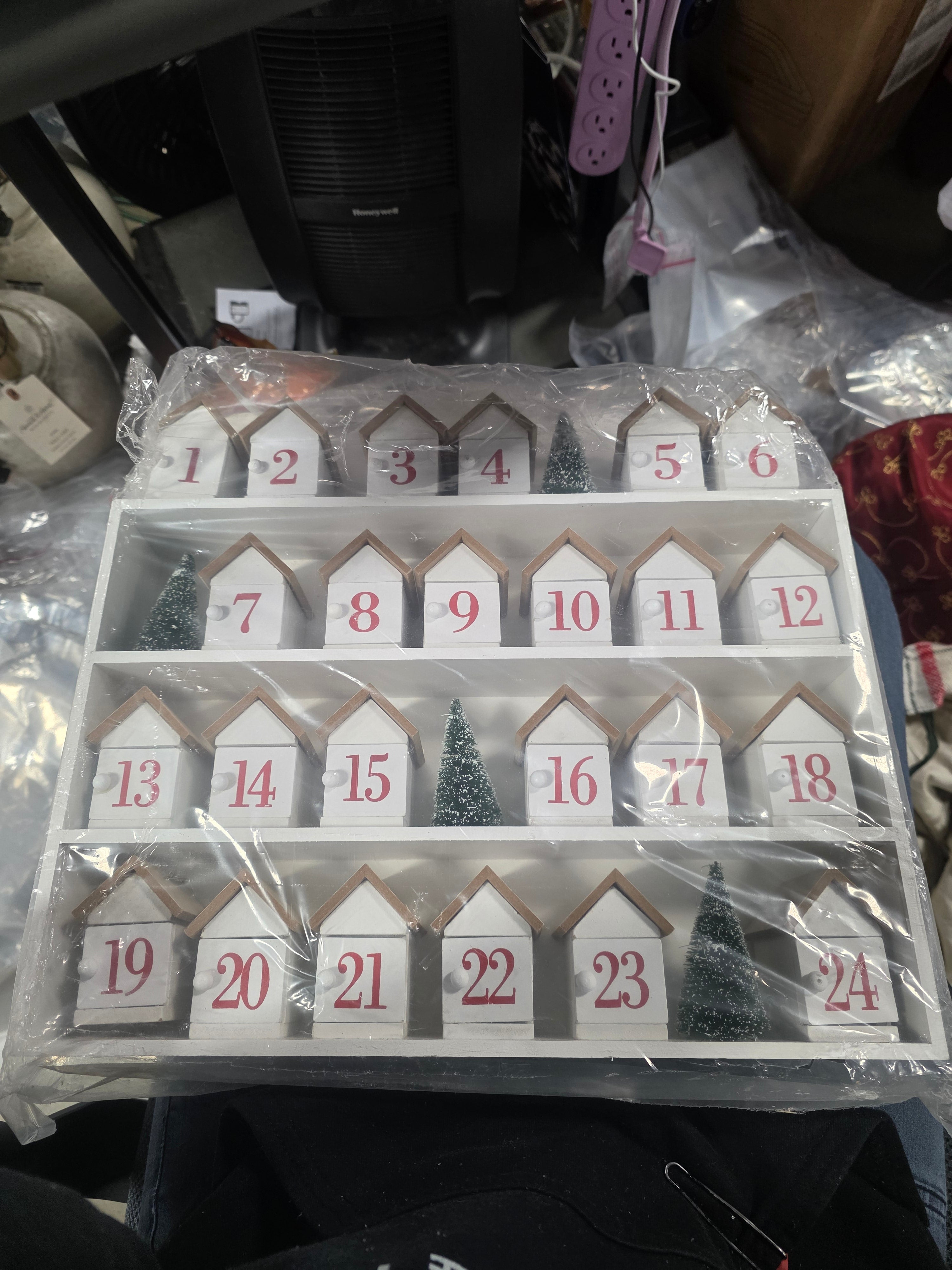 Ashland Christmas Wooden Advent Calendar 26 Pieces Green Roof Houses Trees Santa final cut