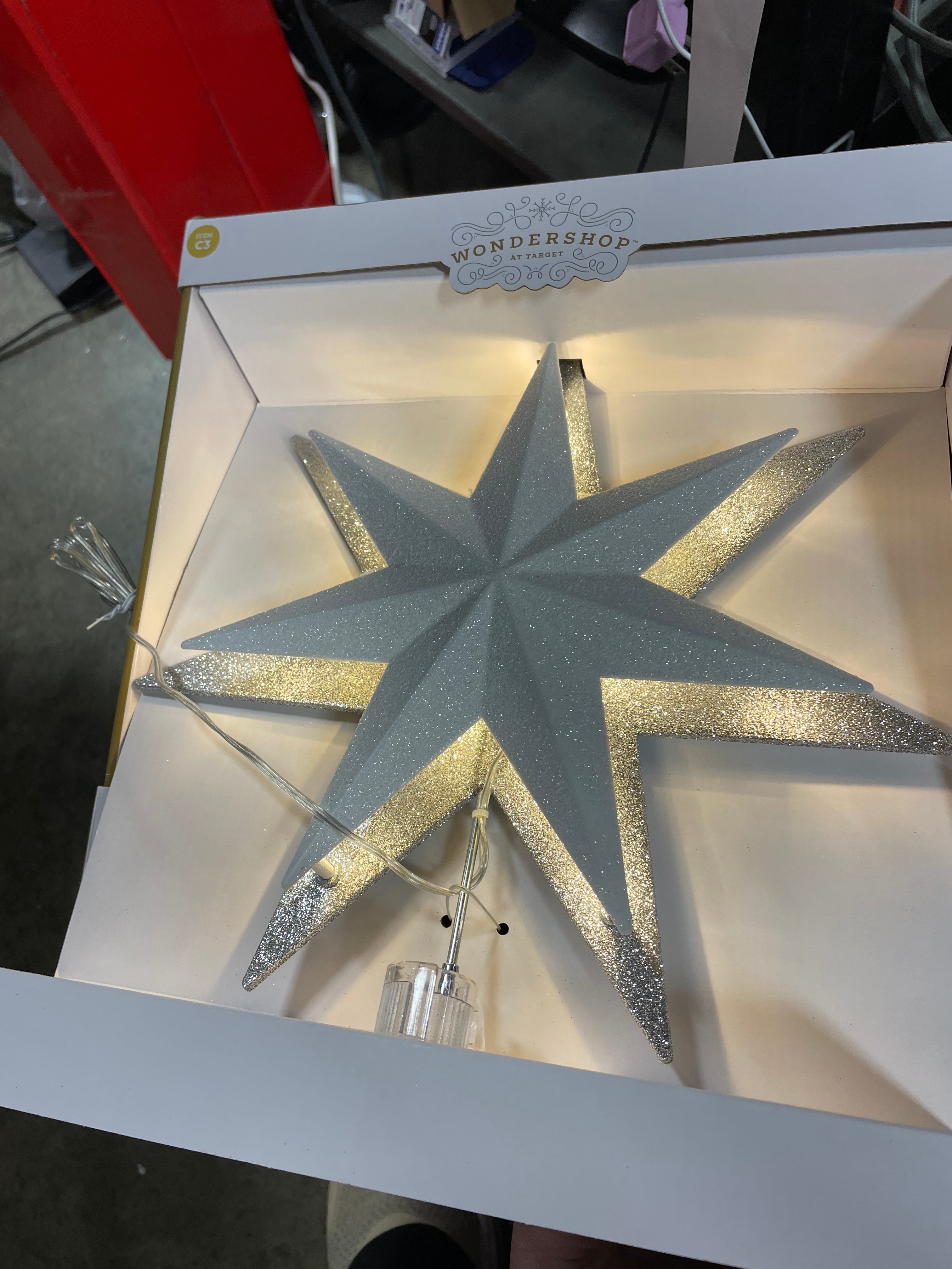 Twinkling LED Lit Tree Topper Silver White 21 Lights, final cut