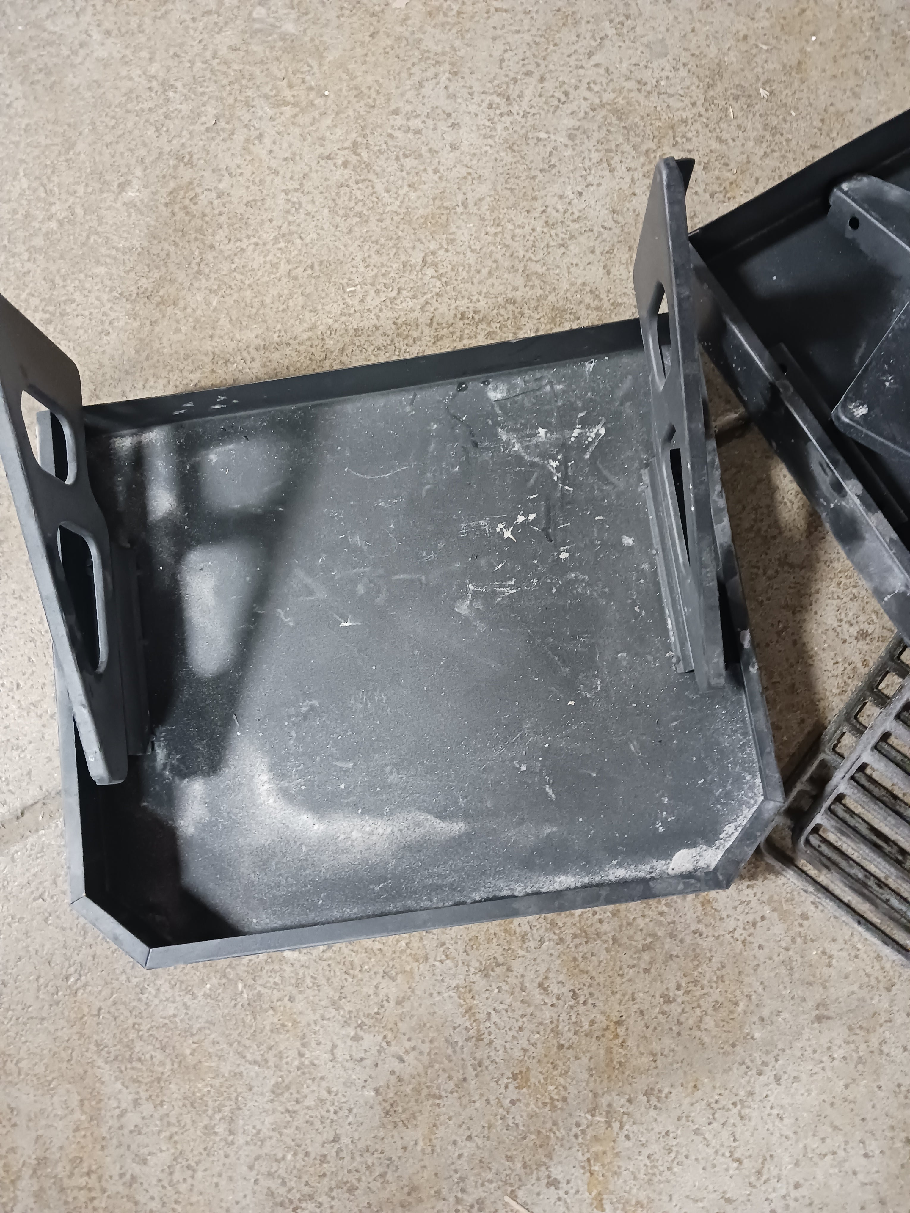 Barrel Charcoal Grill with Side Shelves