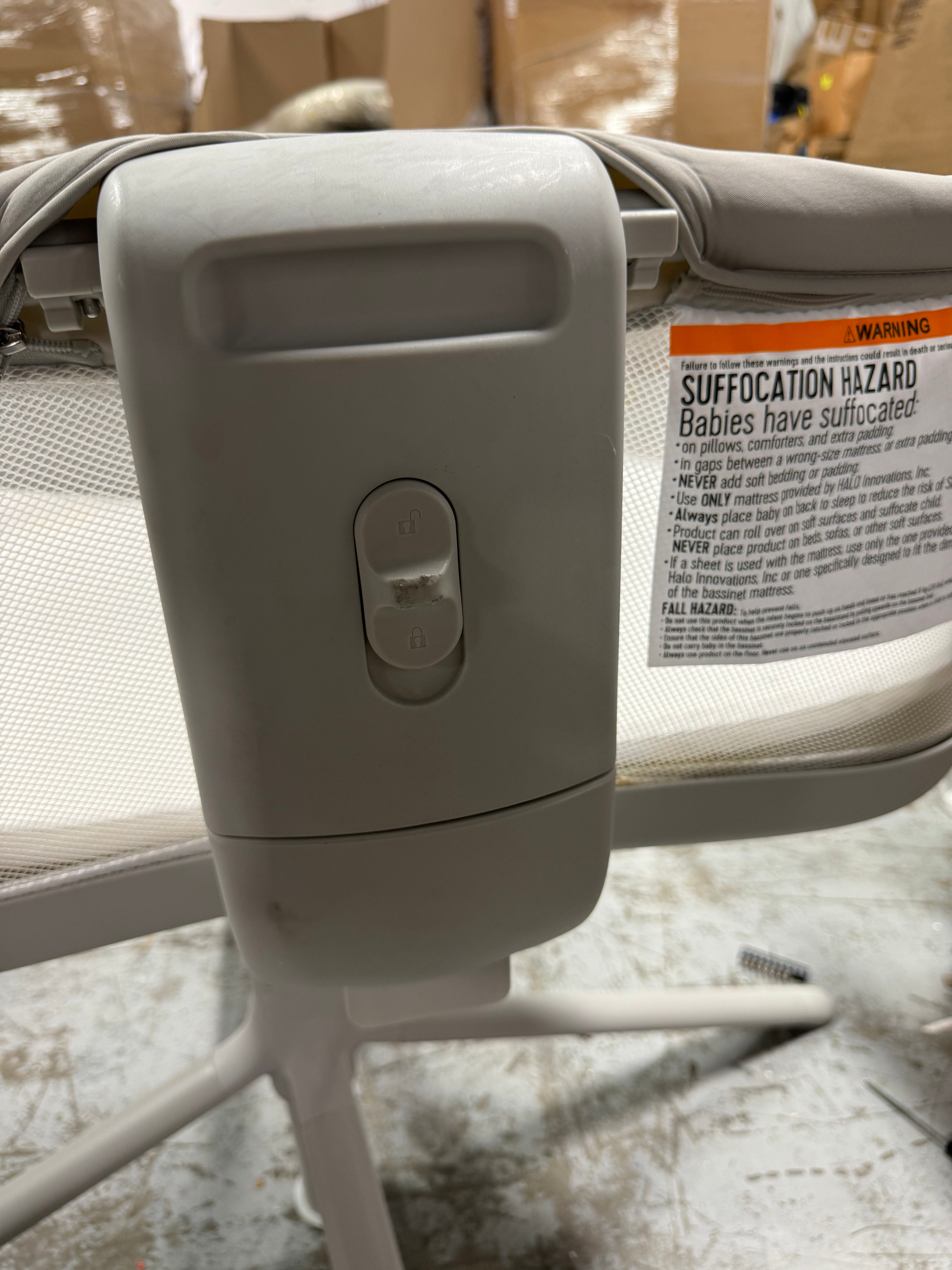 BassiNest Swivel Sleeper - Gray