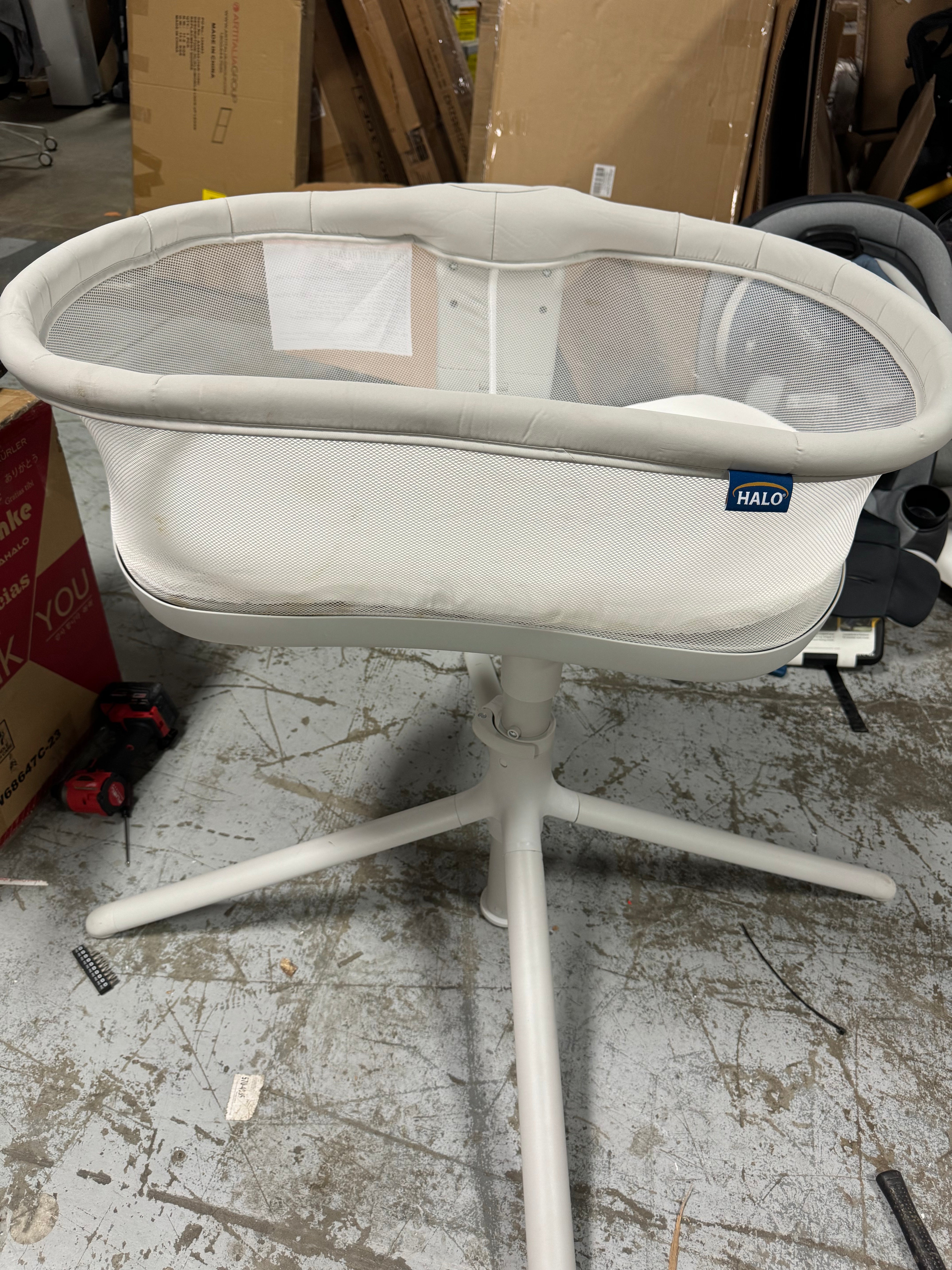 BassiNest Swivel Sleeper - Gray
