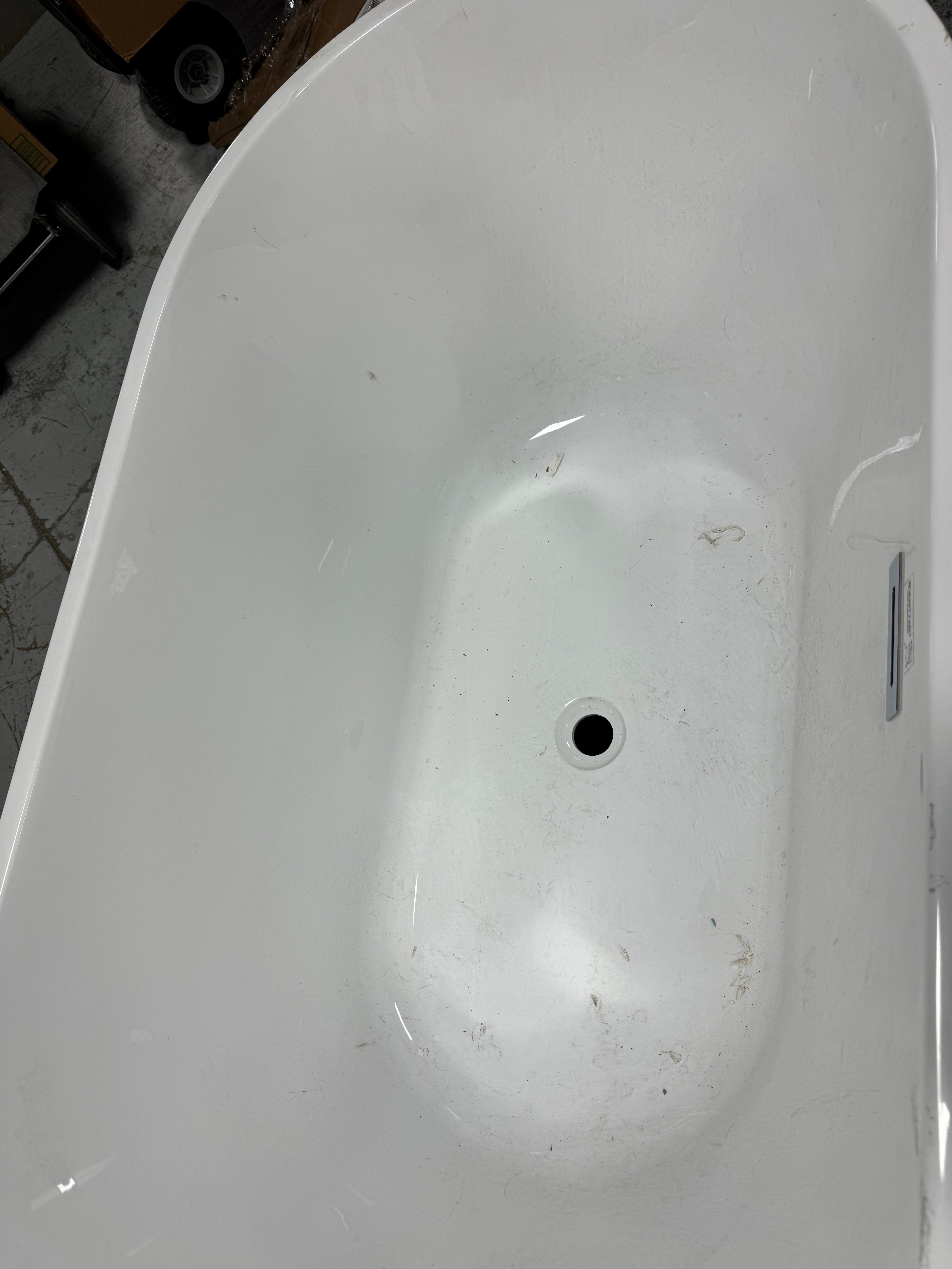 Vanity Art White/Polished Chrome Acrylic Oval Freestanding Soaking Bathtub with Drain (Center Drain)
