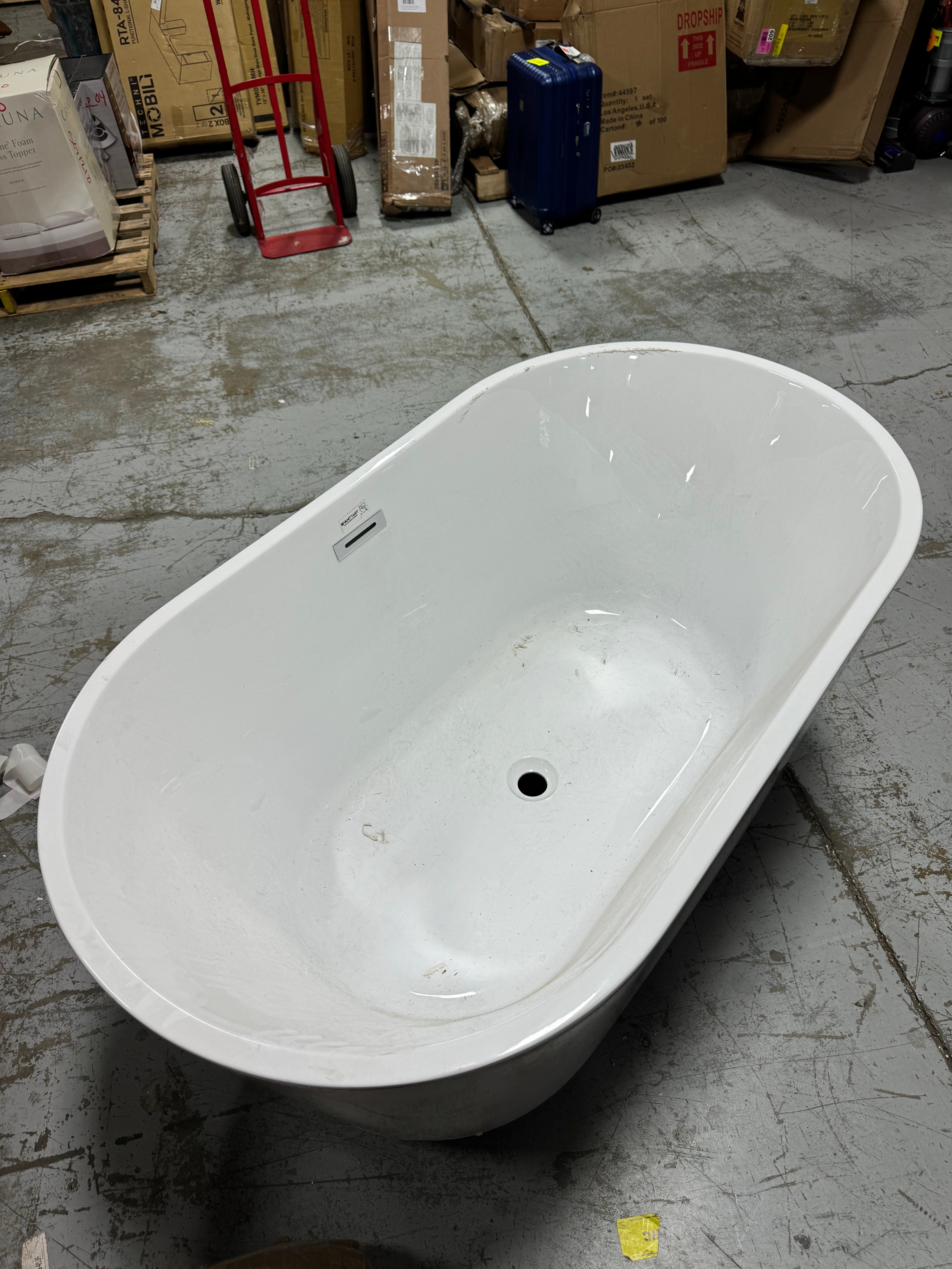 Vanity Art White/Polished Chrome Acrylic Oval Freestanding Soaking Bathtub with Drain (Center Drain)