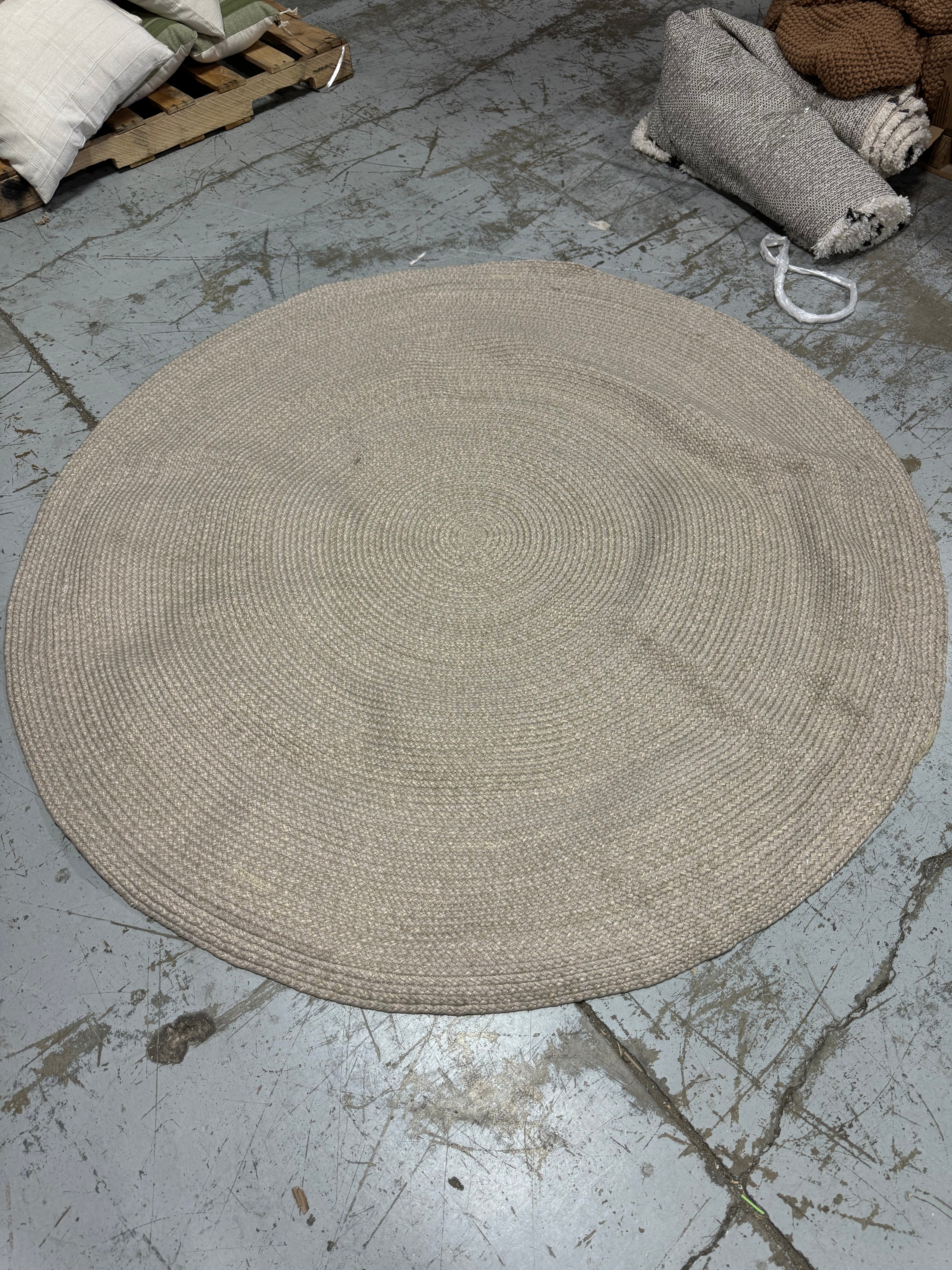 Round Braided Outdoor Rug – Salvage & Co Indy