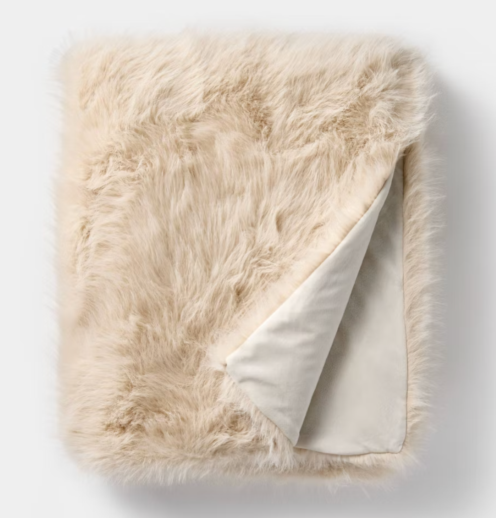 50"x60" Lush Faux Fur Throw  SHOWROOM ITEM