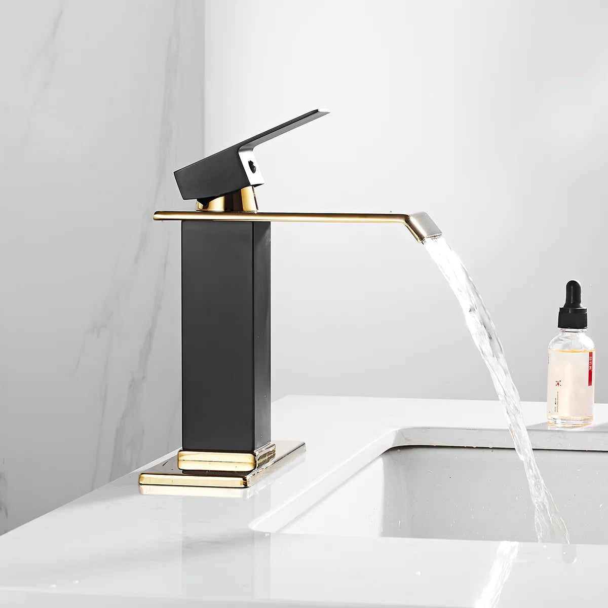 Single Hole Faucet Single-handle Waterfall Bathroom Faucet