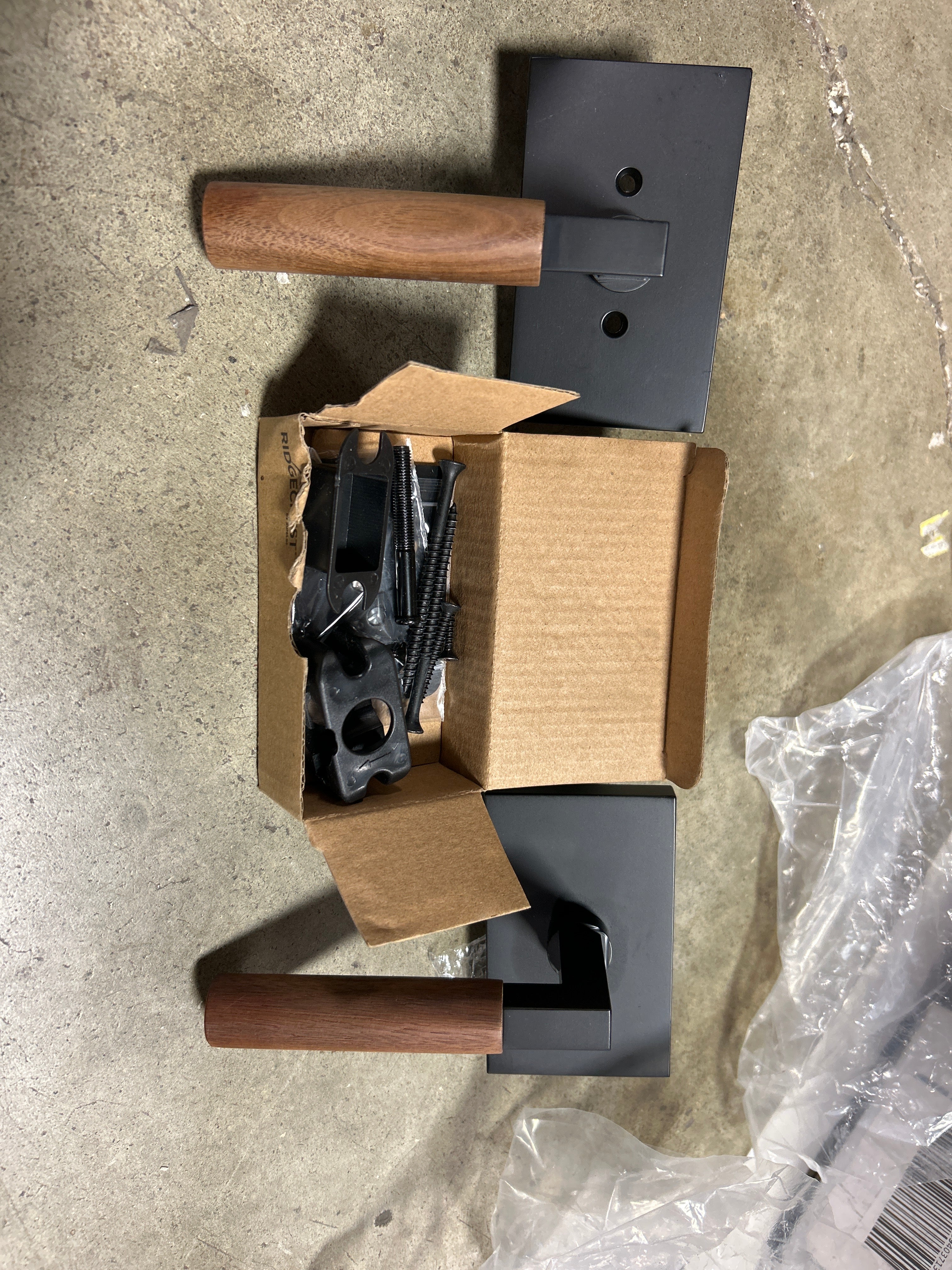 Levanto Passage Rosette, Walnut Grip