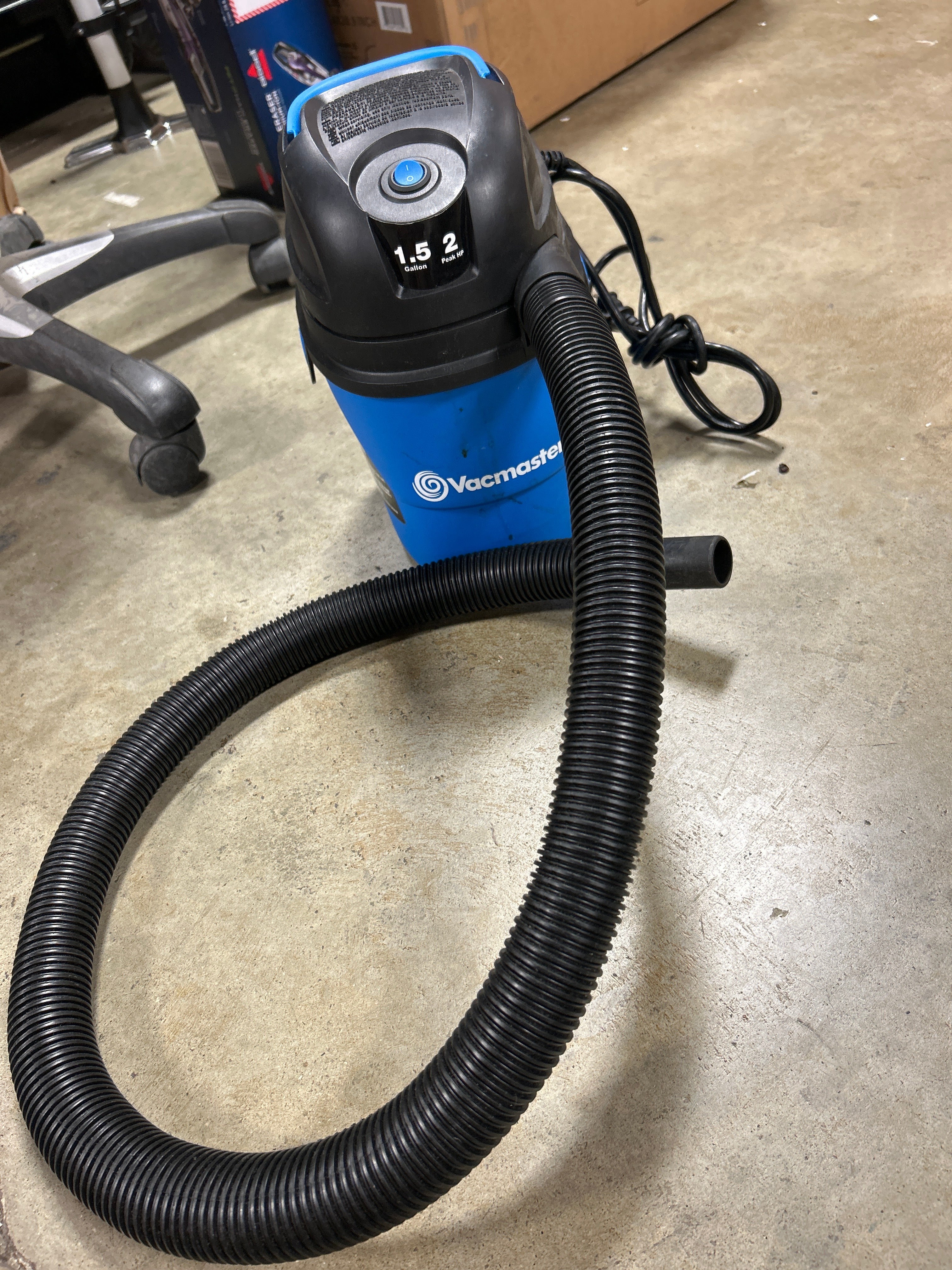 Wet/Dry Vac with Bonus Car Nozzle