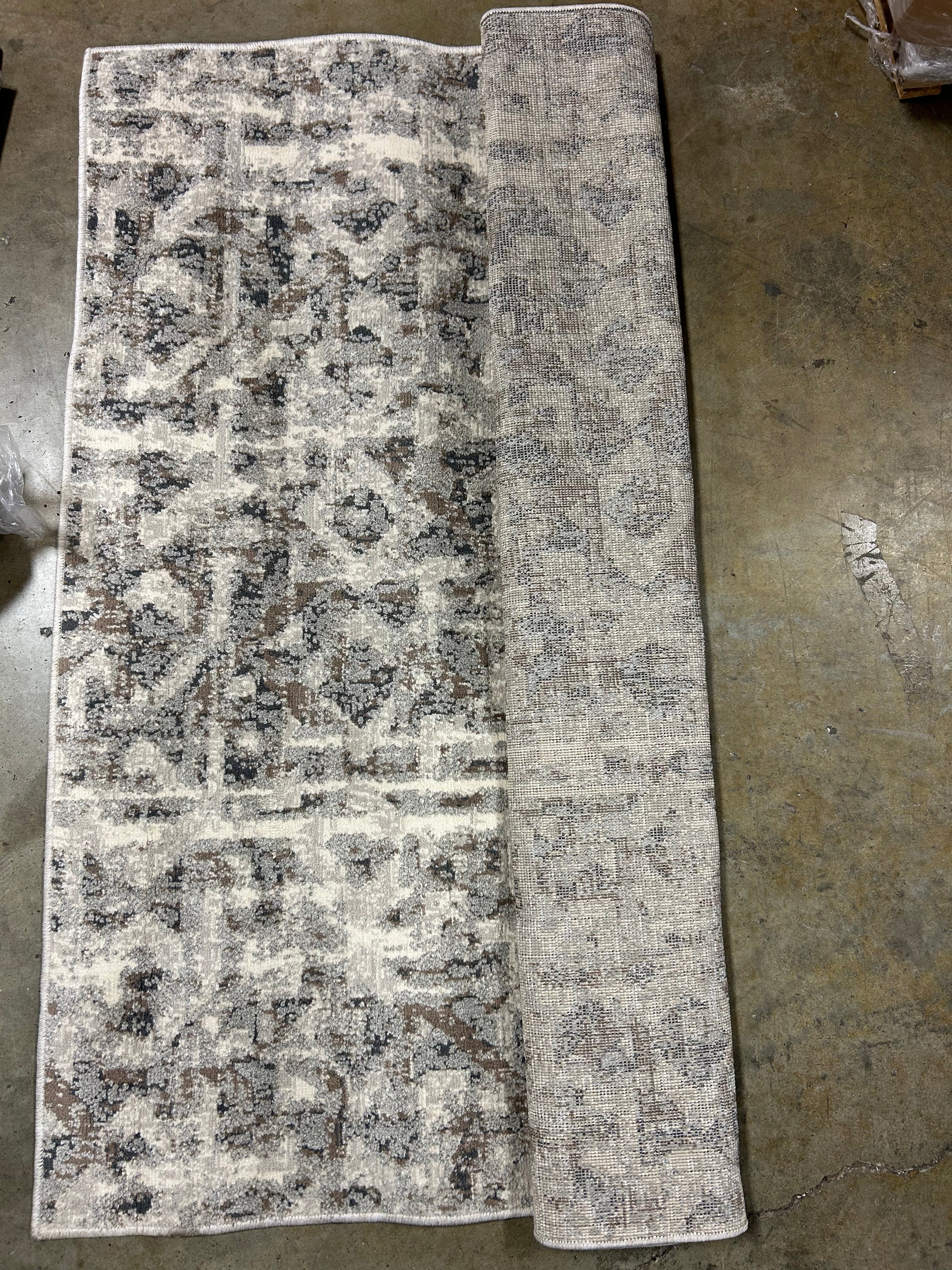 Eliot Geo Area Rug - 5'x7'