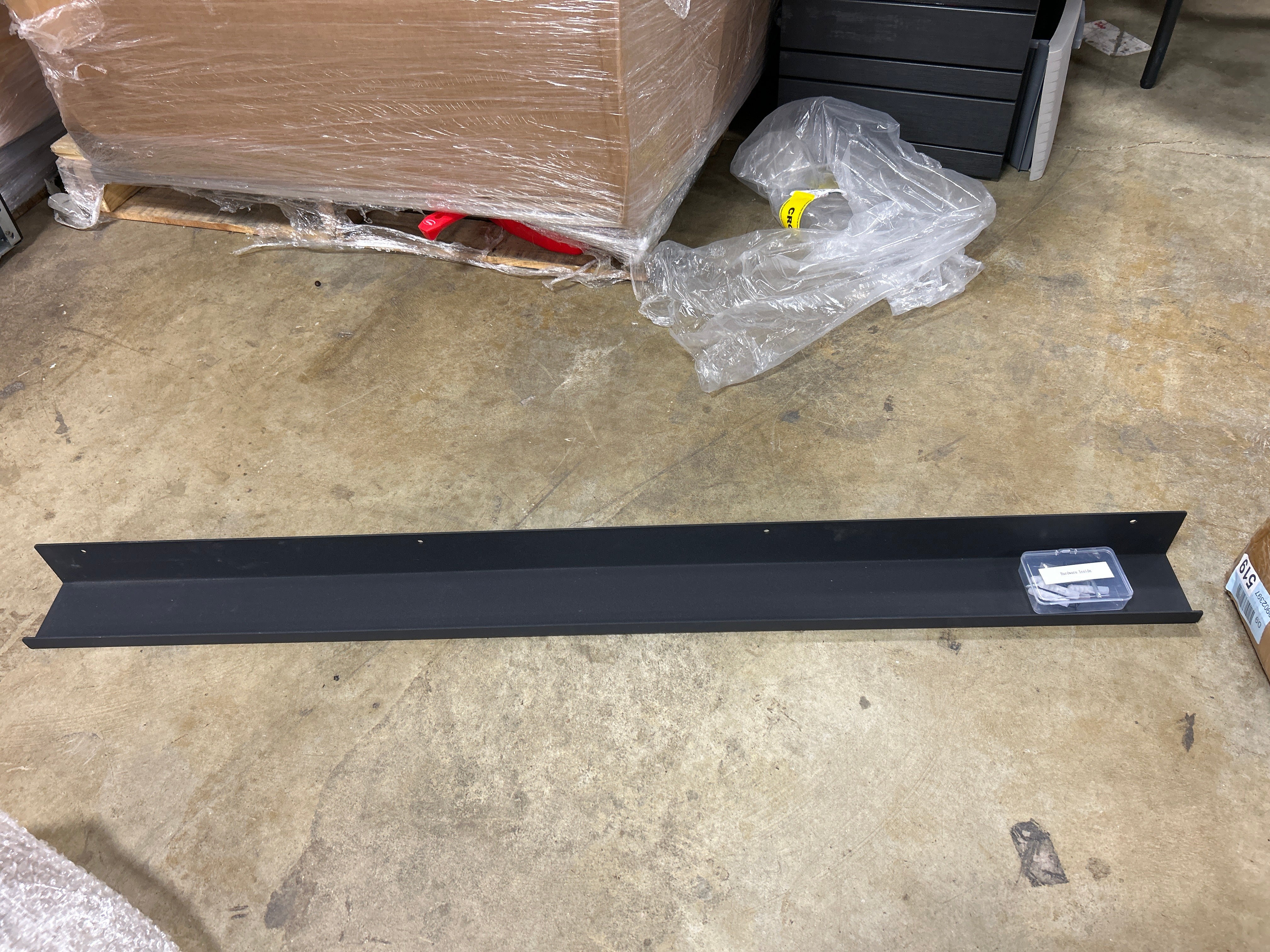 Gailyn Black Metal Wall Floating Shelf