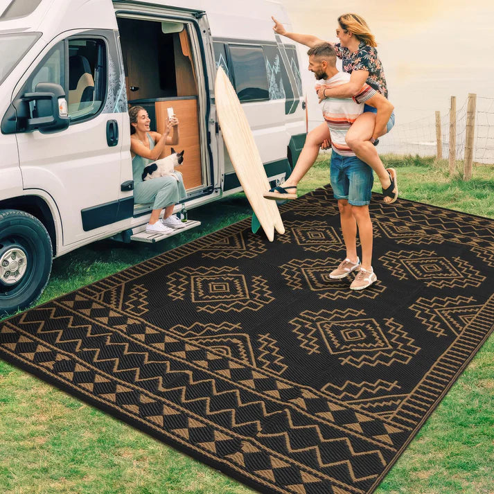 Black & Brown 8x10, Waterproof Plastic Straw Rug Reversible Geometric Design