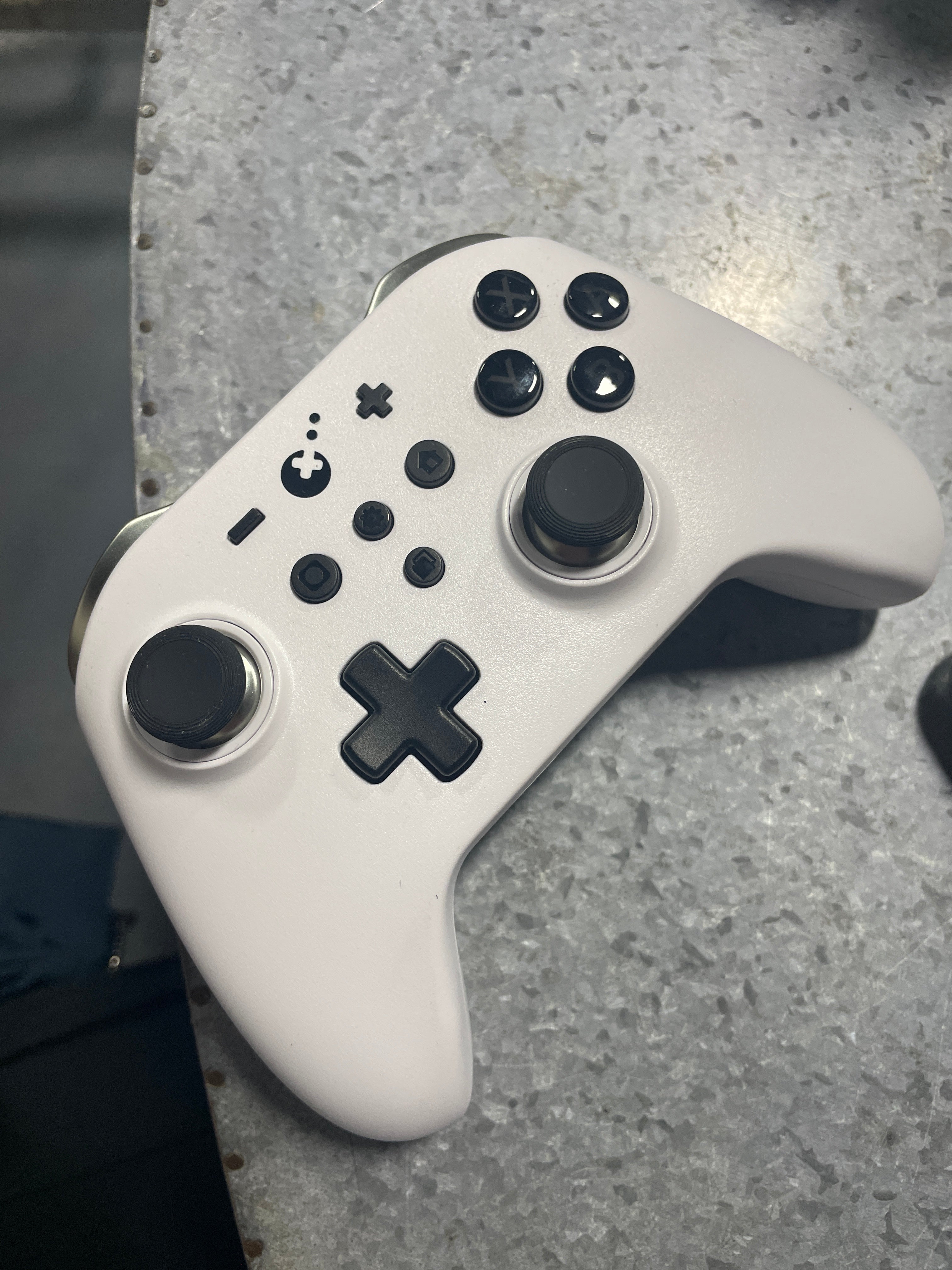 Master Zenpro ZEN PRO Wireless Gaming Controller - White – Salvage & Co Indy