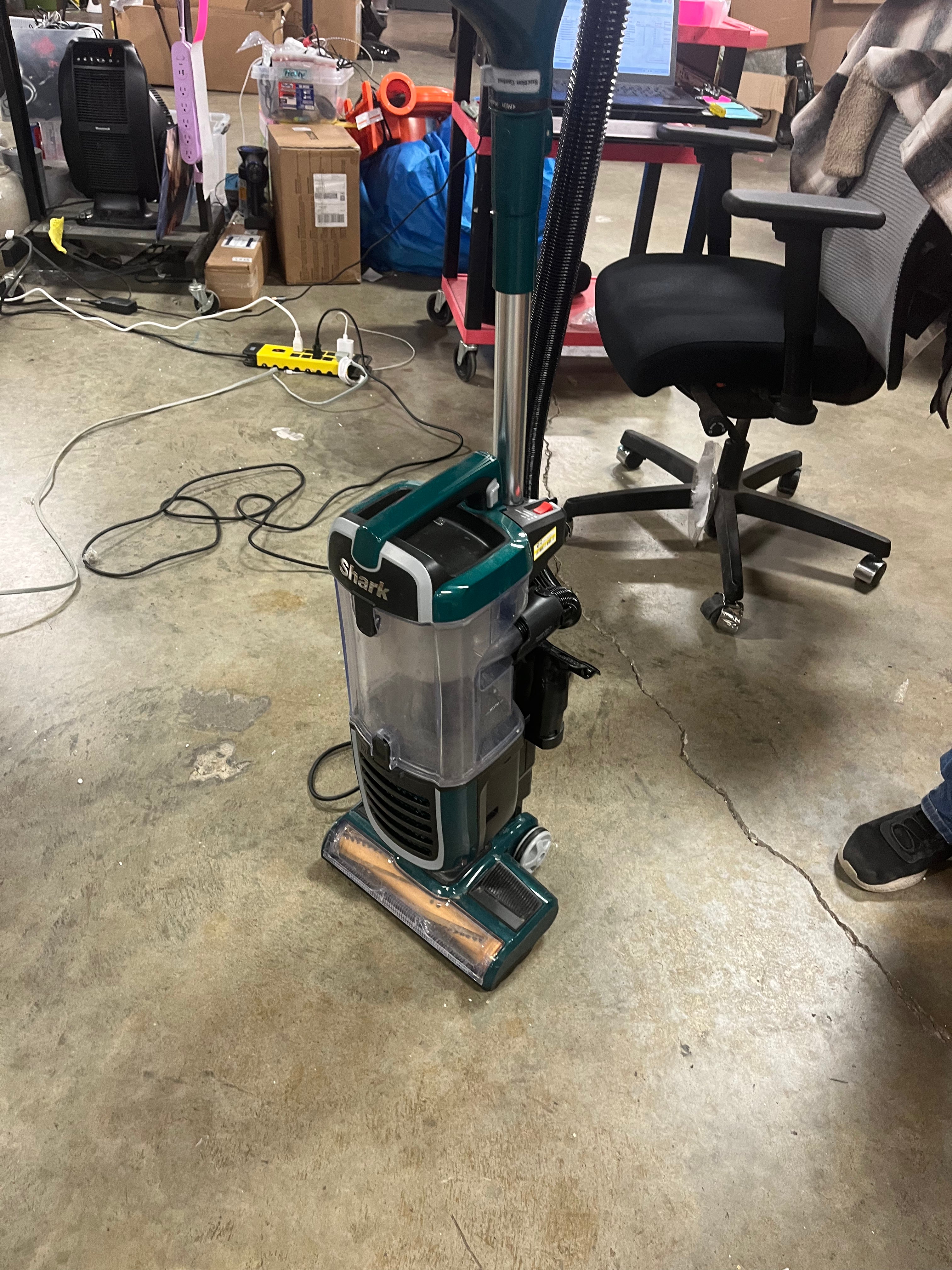 Navigator Swivel Pro Plus Upright Vacuum