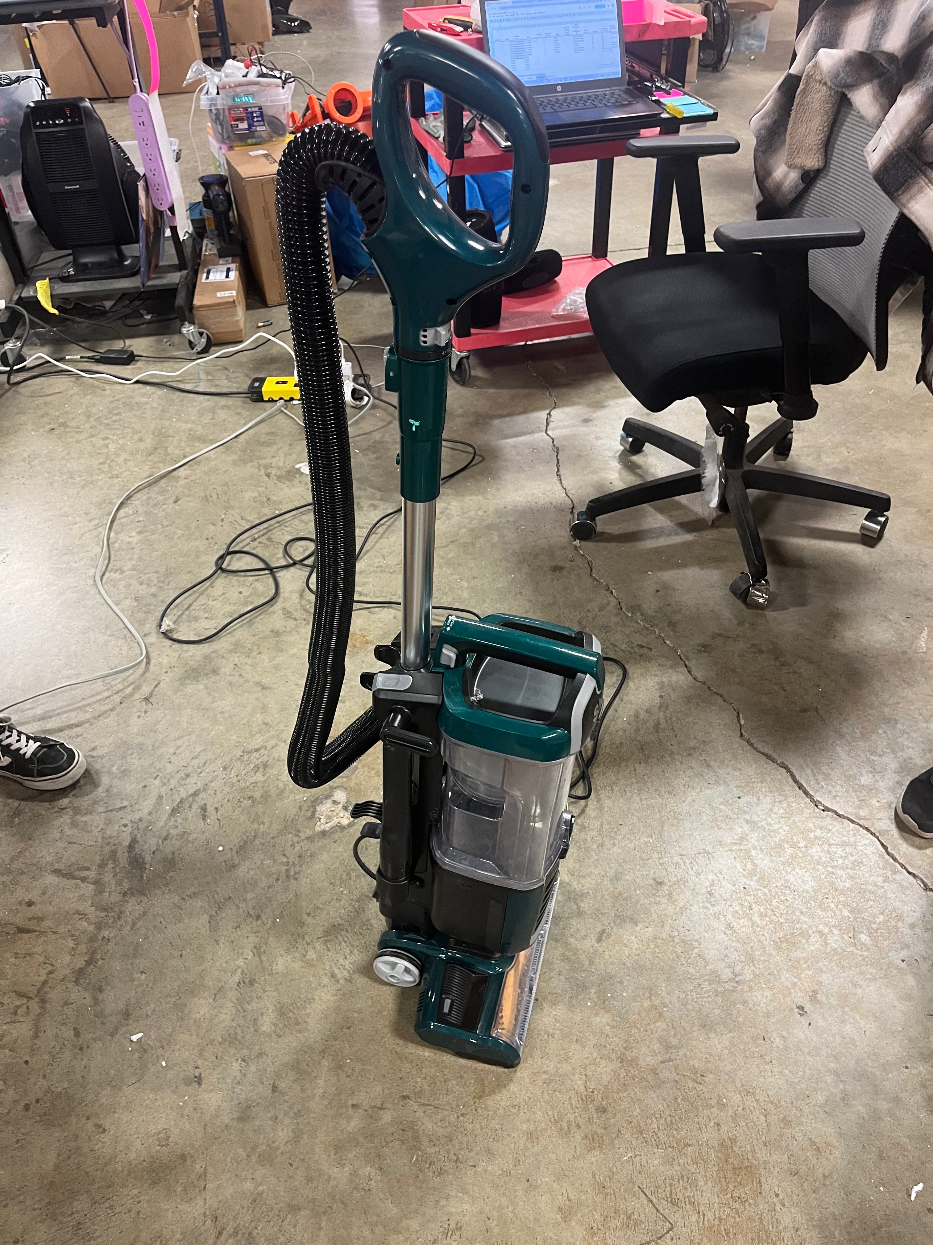 Navigator Swivel Pro Plus Upright Vacuum