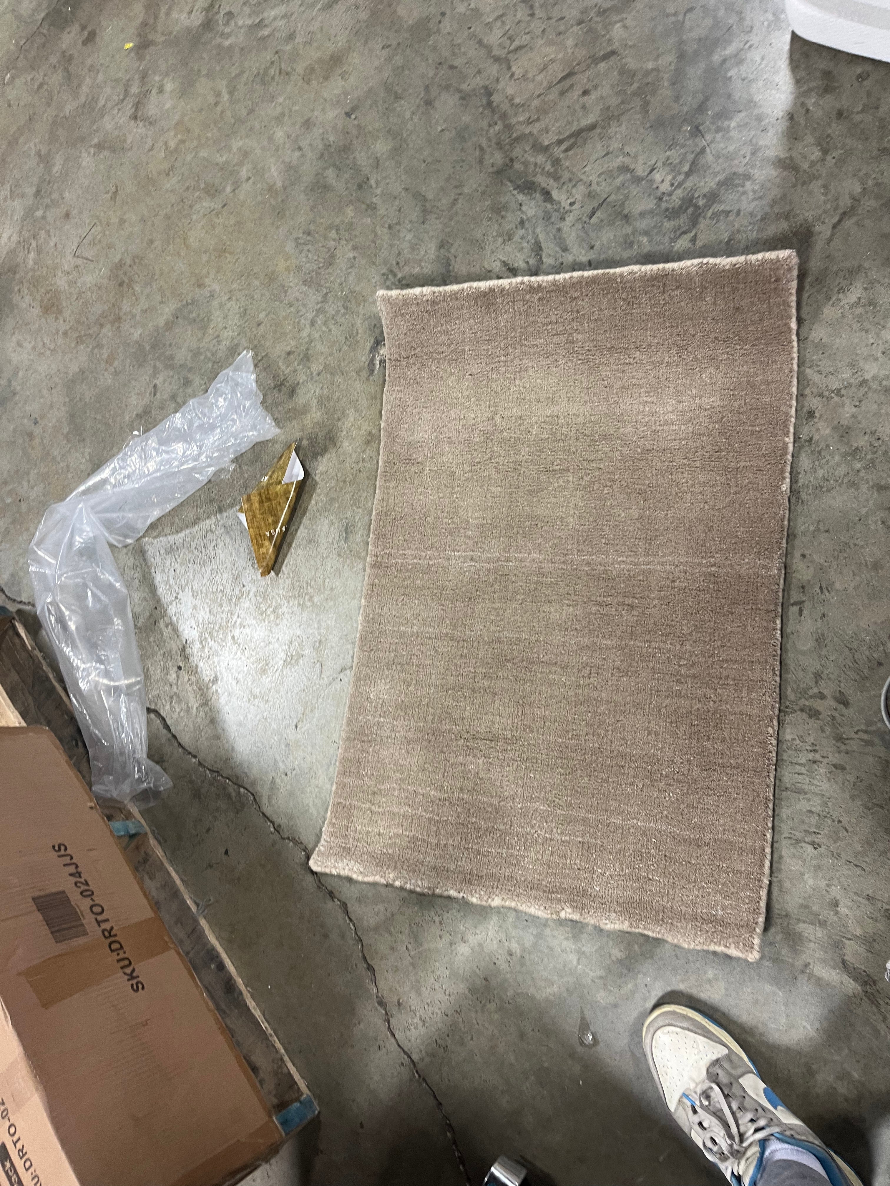 Arrel Speckled Wool-Blend Rug 2'x3'