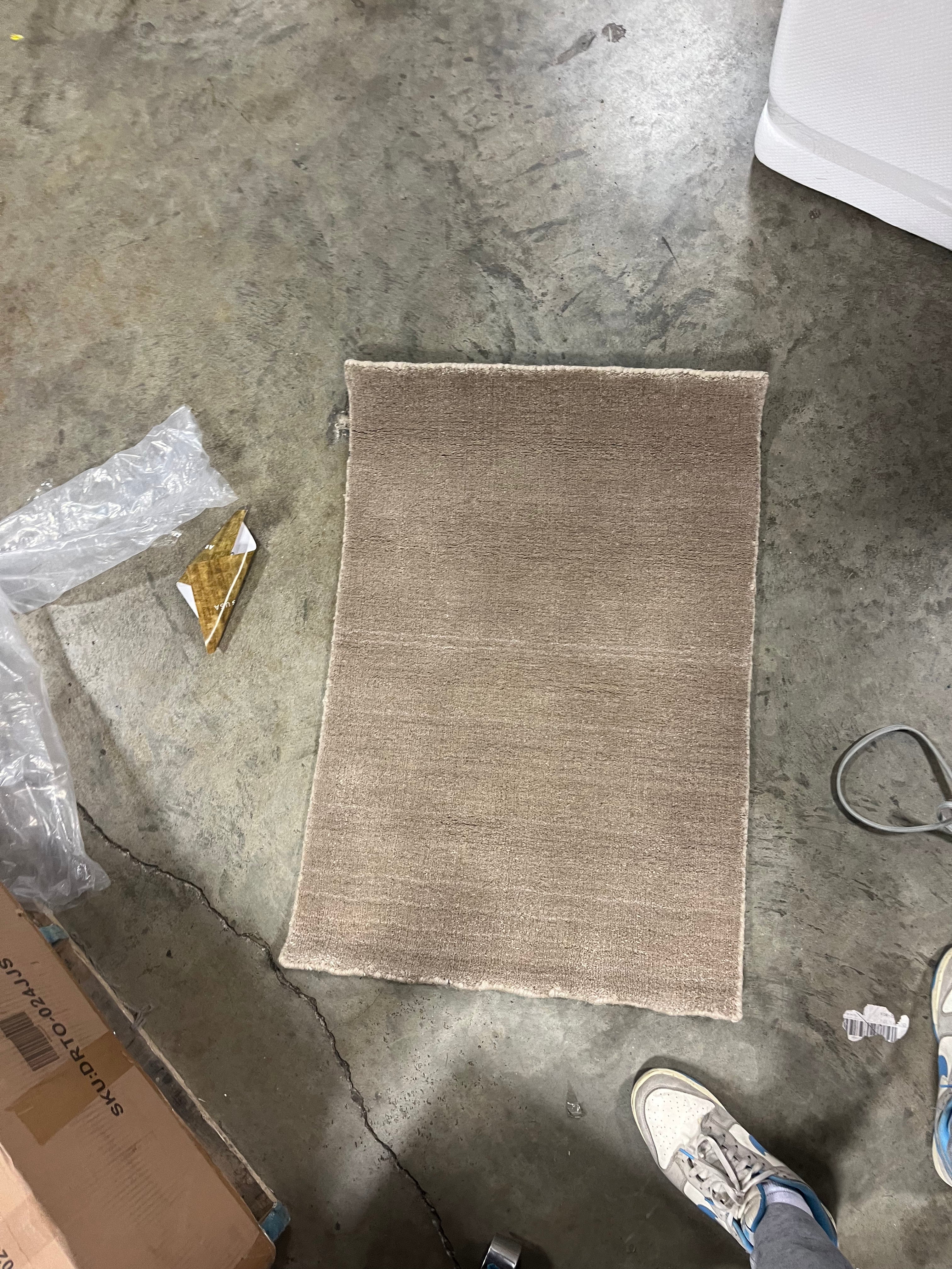 Arrel Speckled Wool-Blend Rug 2'x3'