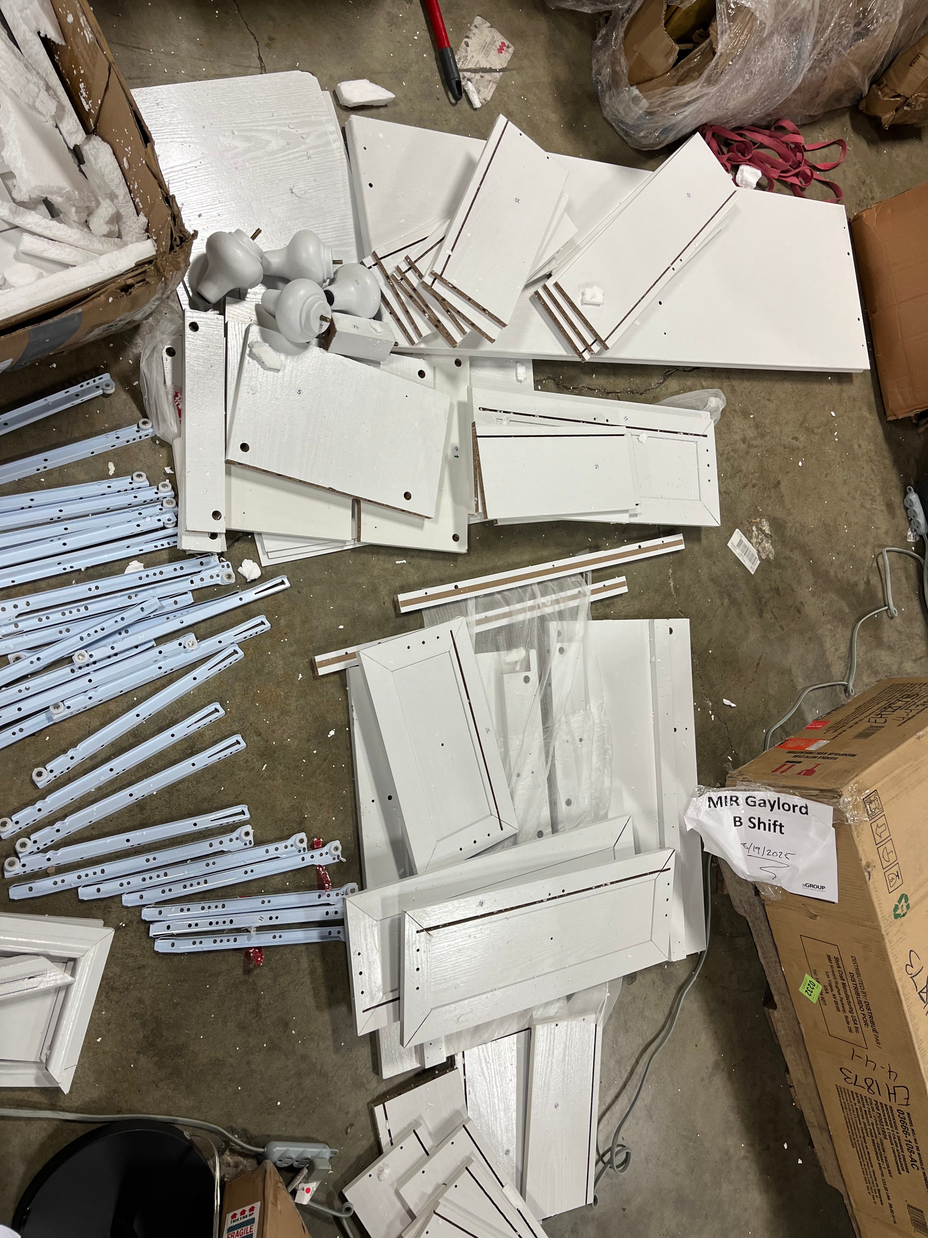 White 7-Drawer Standard Dresser