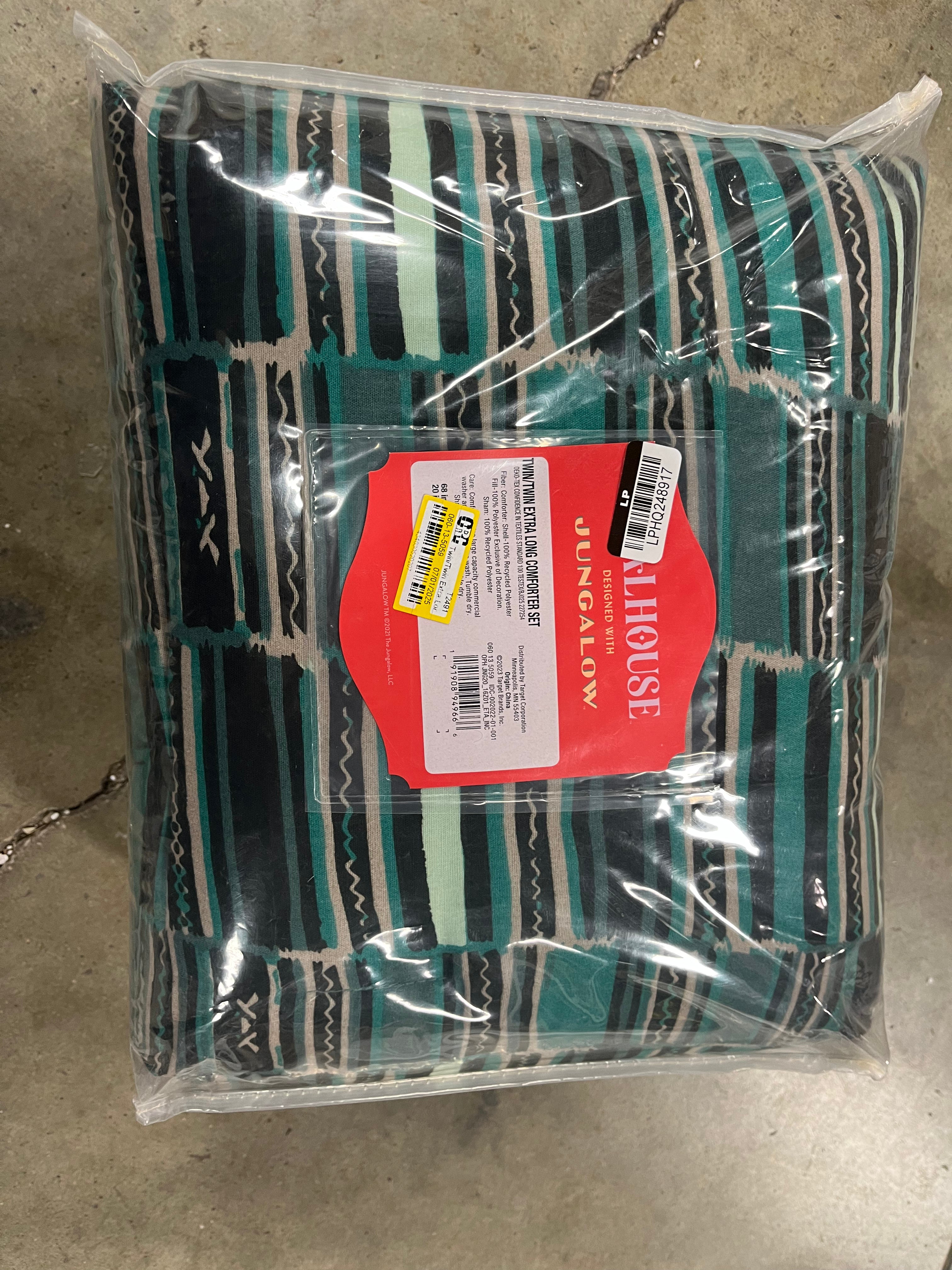 Jungalow Sun in the Water Comforter & Sham Set Teal - Twin/Twin Extra Long