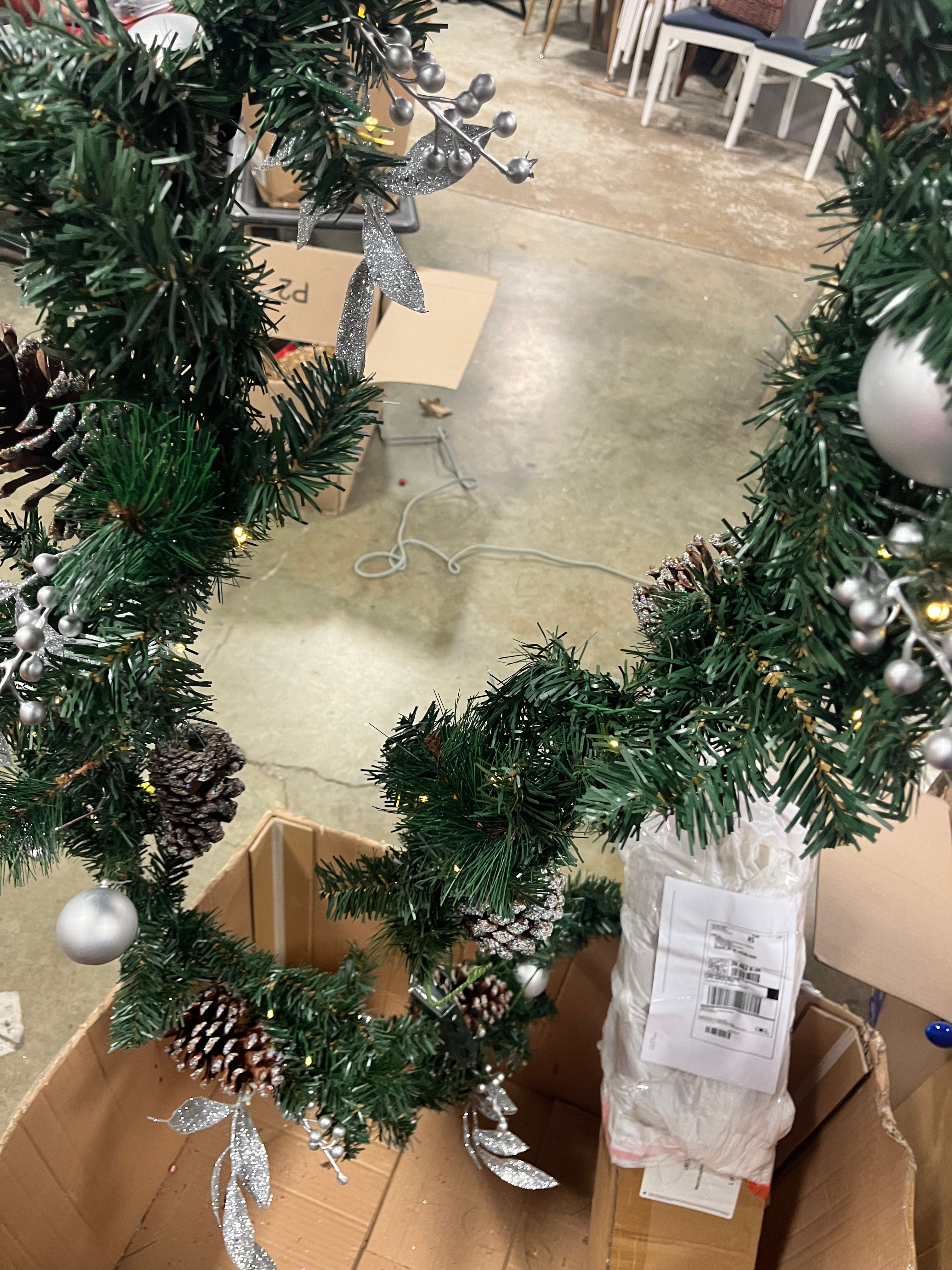 Pre-lit Glitter Artificial Christmas Pine Garland with Cones, final cut