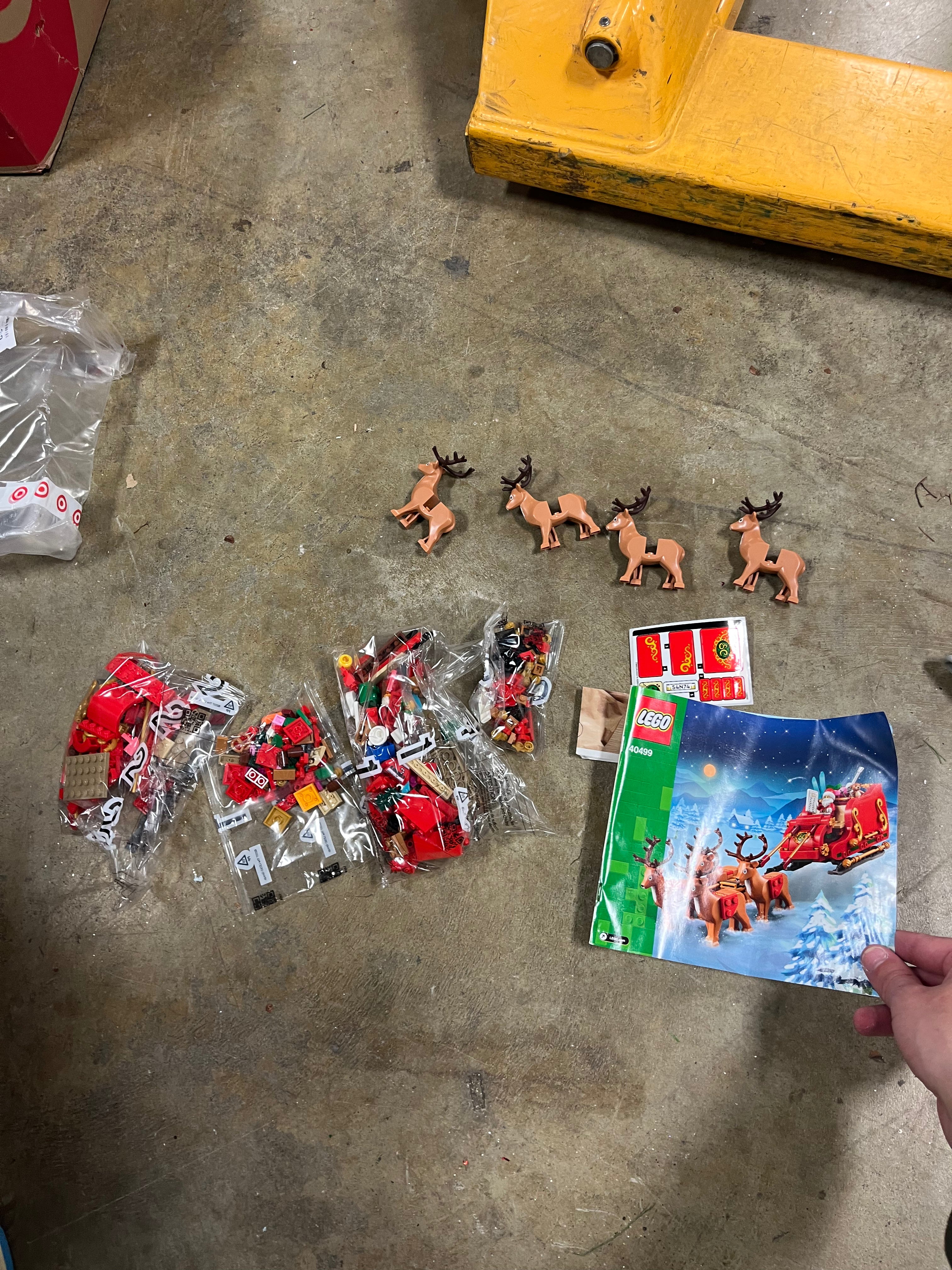 Santa's Sleigh Toy Building Set, final cut